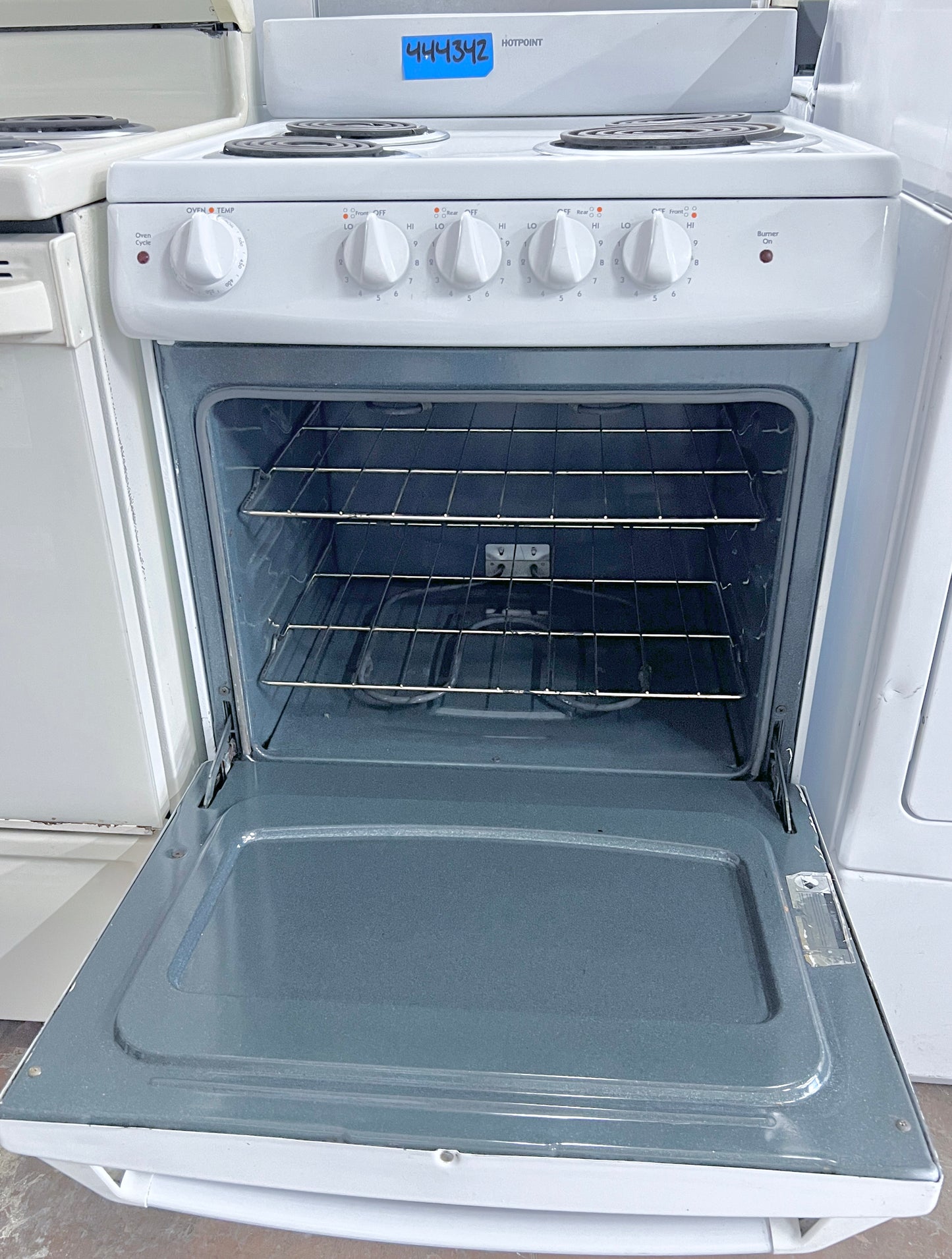 24 Inch Hotpoint Electric Range with Oven 4 Burner Coil Elements , White , 444342