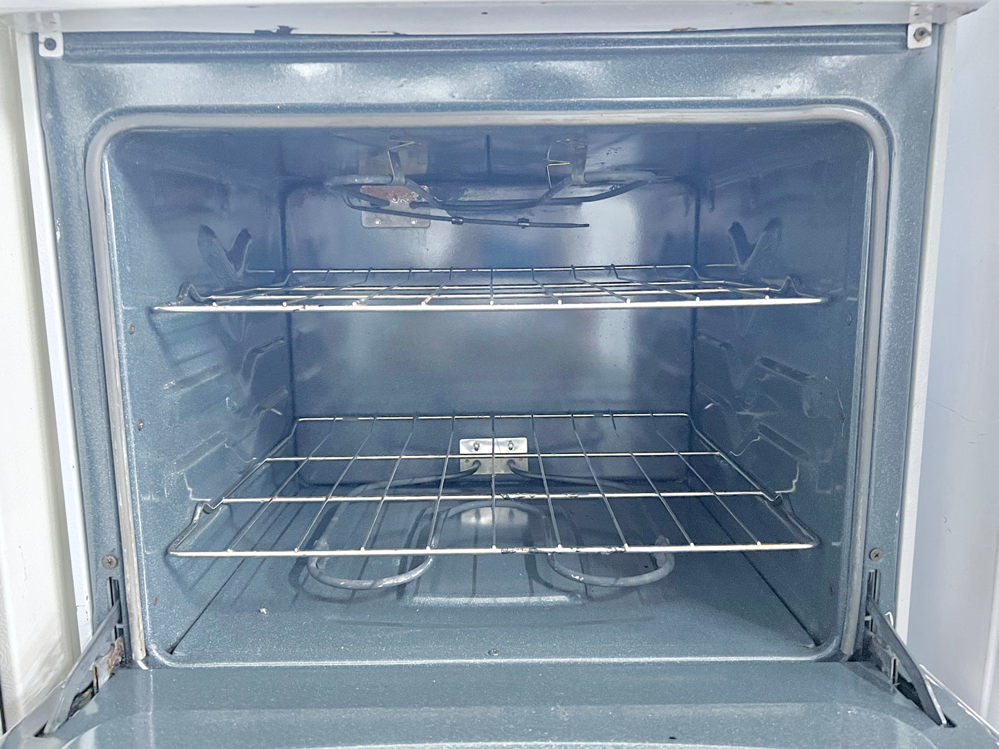 24 Inch Hotpoint Electric Range with Oven 4 Burner Coil Elements , White , 444342