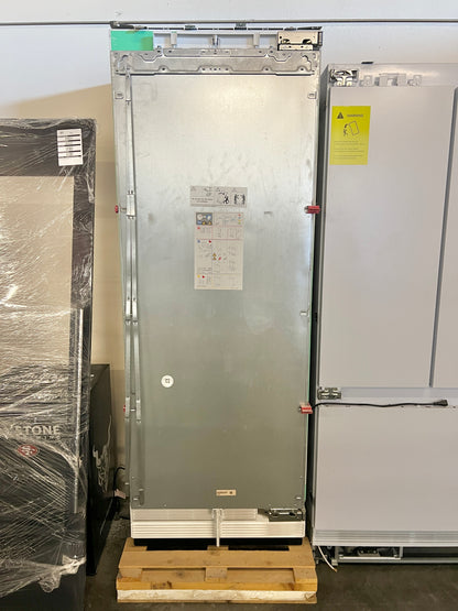 Bosch Benchmark Series  B30IR900SP 30 Inch Panel Ready Refrigerator Column 16.8 Cu. Ft., Home Connect, LED, Optiflex Hinge, Energy Star, Sabbath, Humidity Controlled Drawers