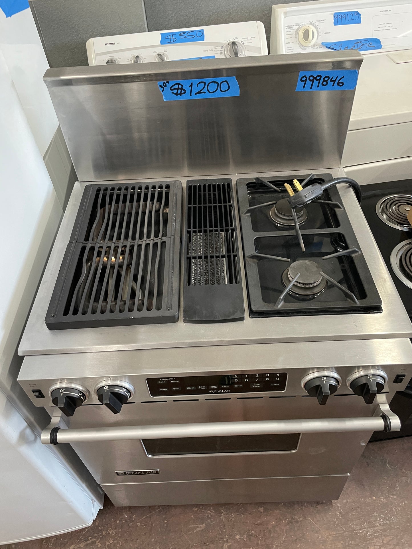 Jenn Air 30 Downdraft Gas Range In Stainless Steel, 999846