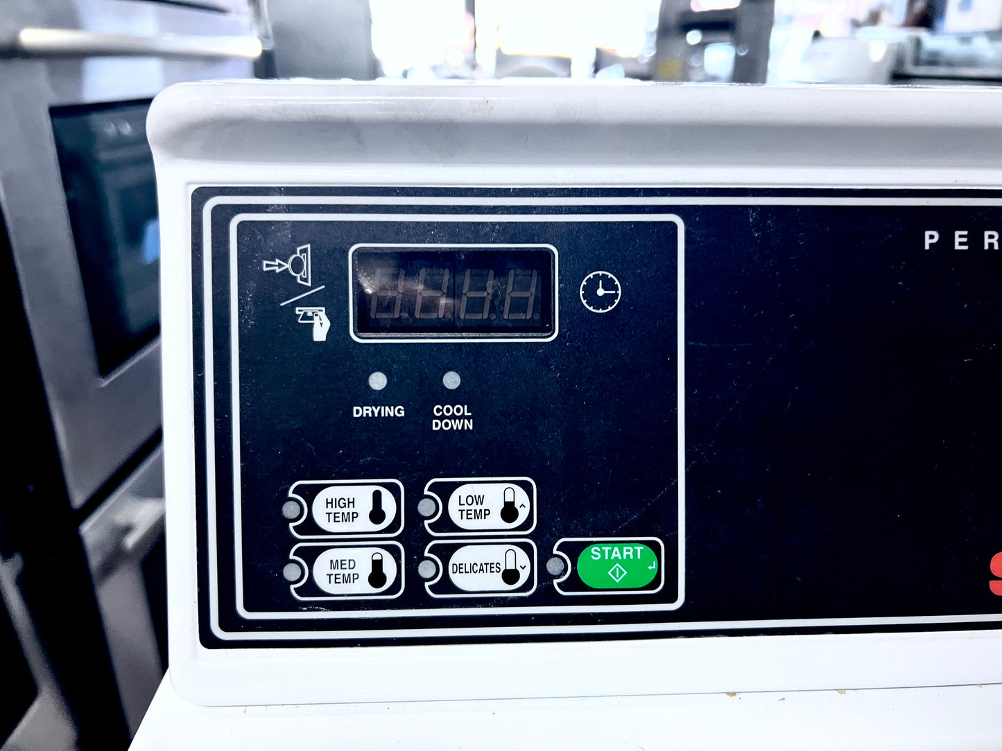 27 Inch Speed Queen Commercial Gas Dryer Front Load Machine , Coin Operated or Bluetooth Enabled , Whire , Heavy Duty 373715