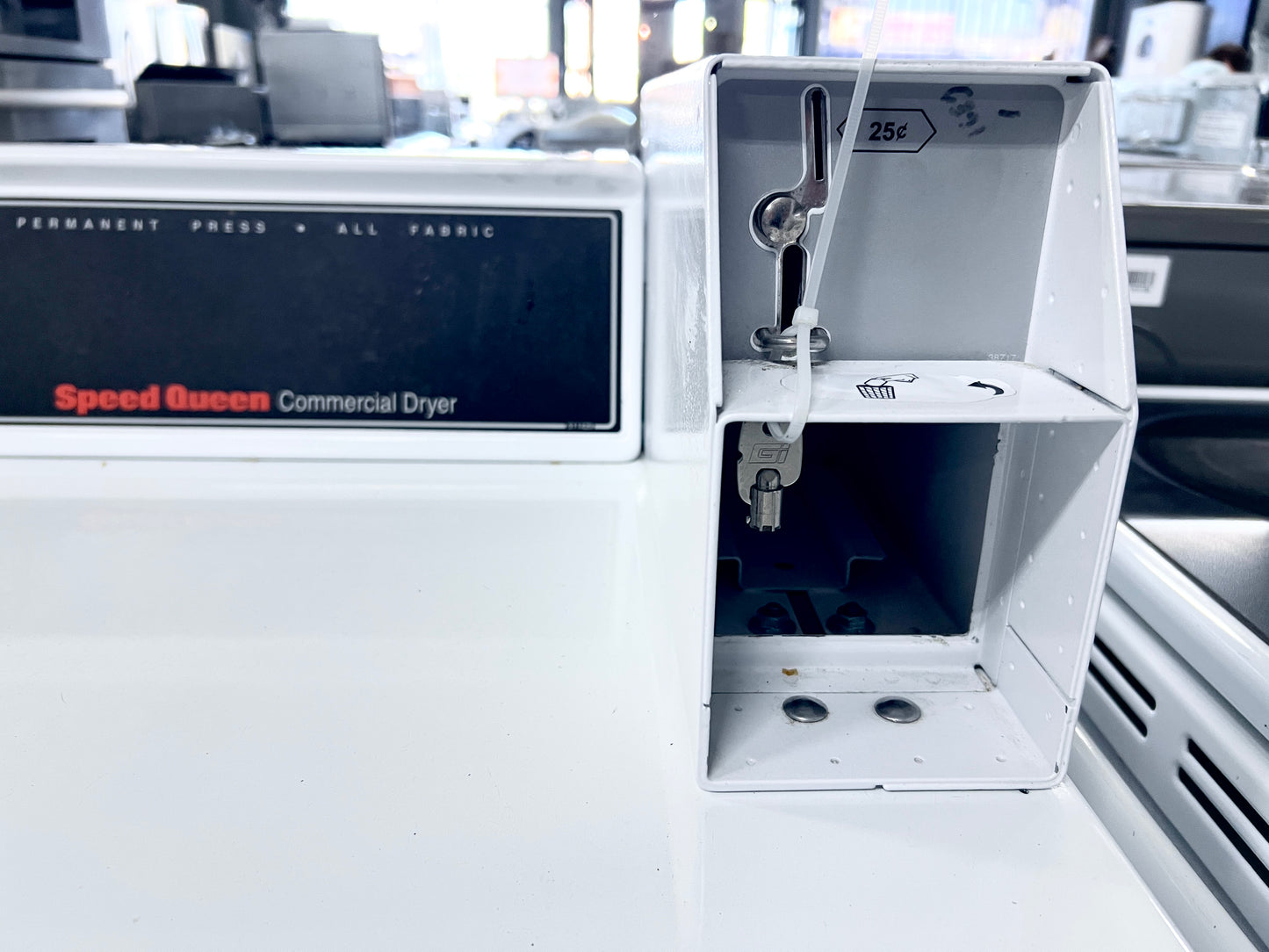 27 Inch Speed Queen Commercial Gas Dryer Front Load Machine , Coin Operated or Bluetooth Enabled , Whire , Heavy Duty 373715