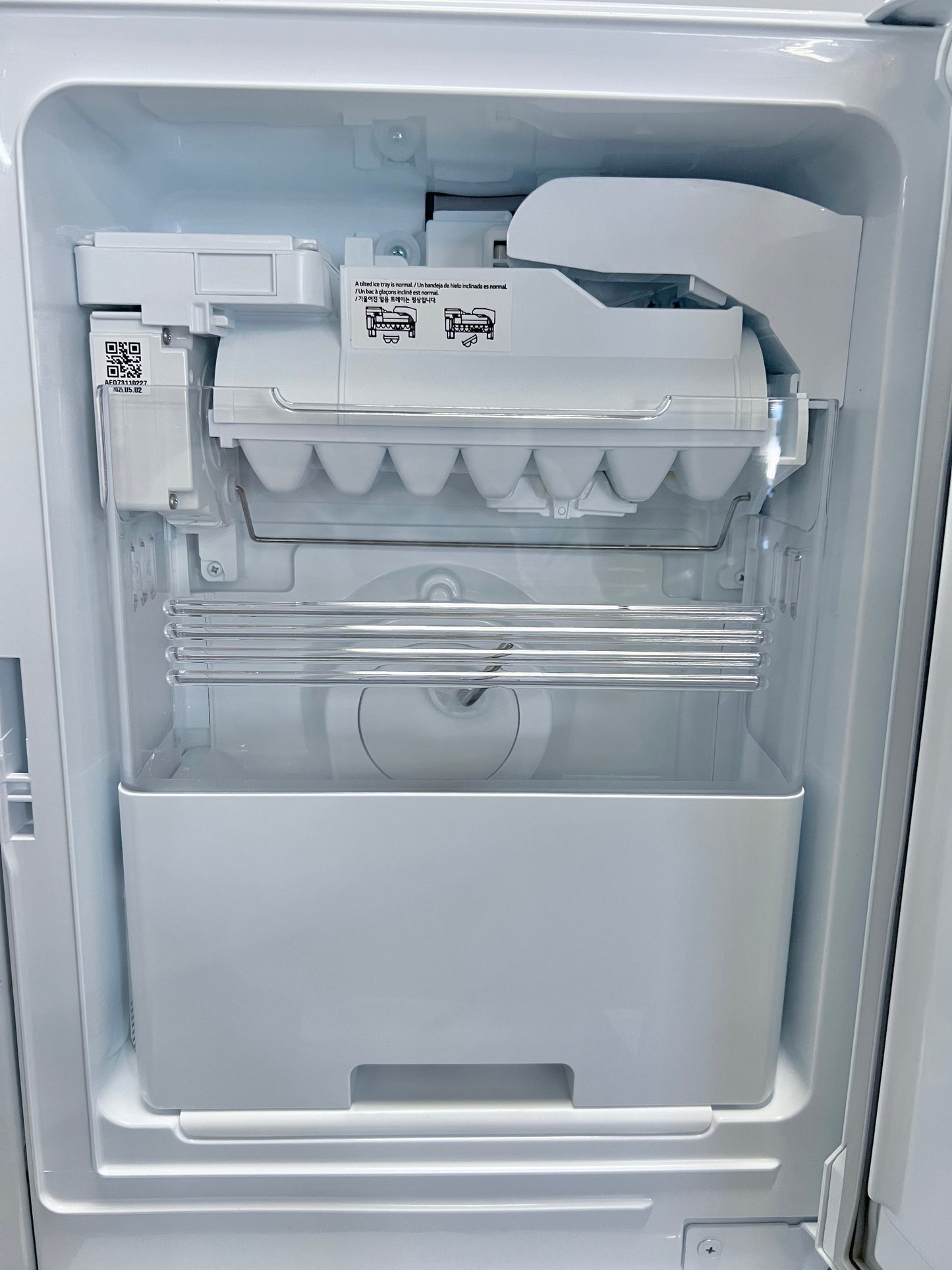 36 Inch LG  LRYXC2606S Counter Depth MAX French Door Refrigerator 26 Cu. Ft.,  Wi-Fi, Smart Diagnosis, 3 Built-in Ice Maker, UVnano Dispenser, ENERGY STAR, ADA ,PrintProof Stainless Steel , 373719