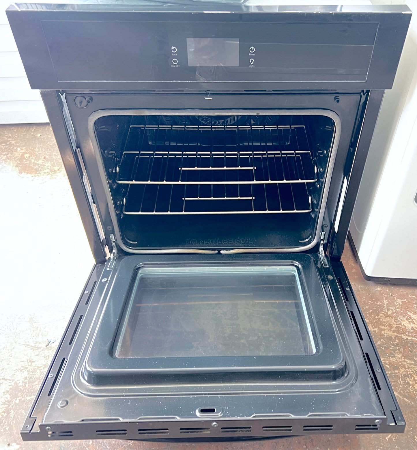 27 Inch Frigidaire  FCWS2727AB Single Convection Electric Wall Oven 3.8 Cu. Ft., Fan Convection, Self Clean, Keep Warm Setting, Timed Cook, Quick Preheat, Delay Start, Sabbath Mode, Star-K Certified, ADA , Black , 373729