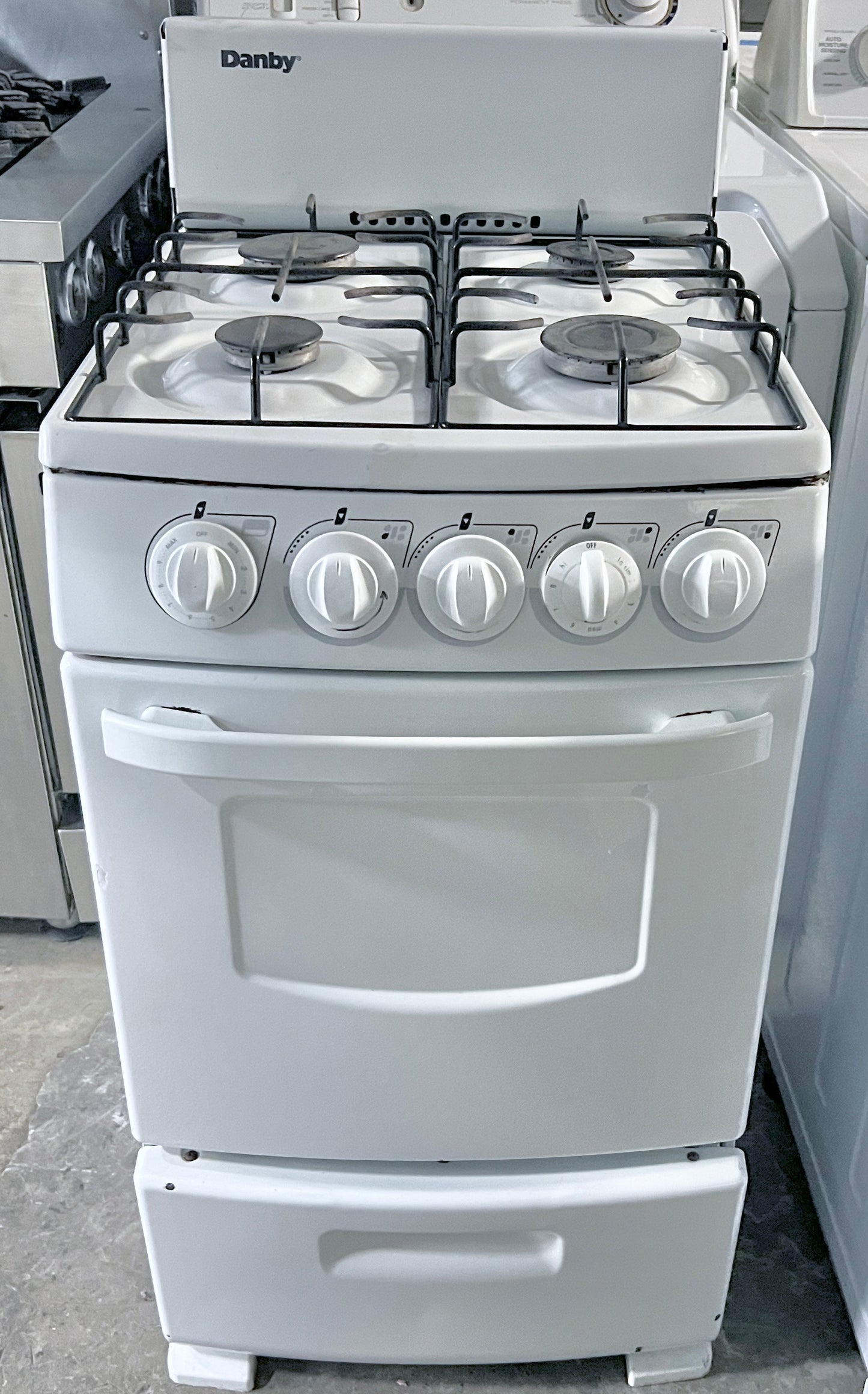 Danby 4 Burner Gas Range ,  Oven , White 20 Inch 444513