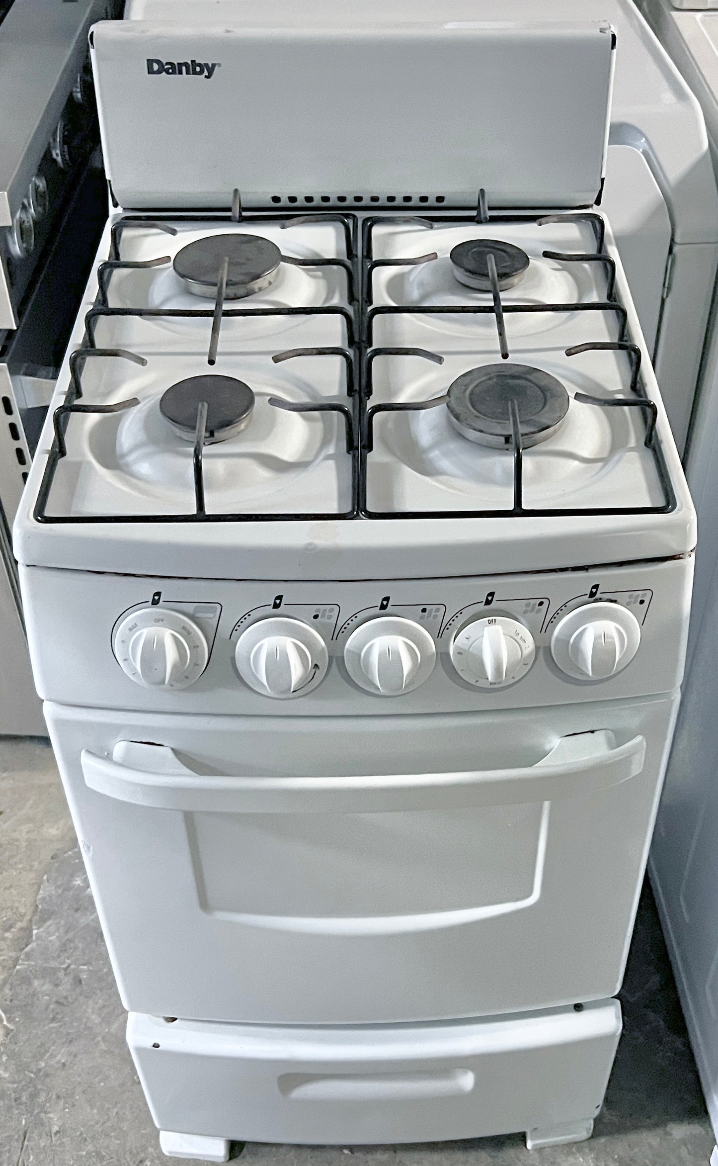 Danby 4 Burner Gas Range ,  Oven , White 20 Inch 444513