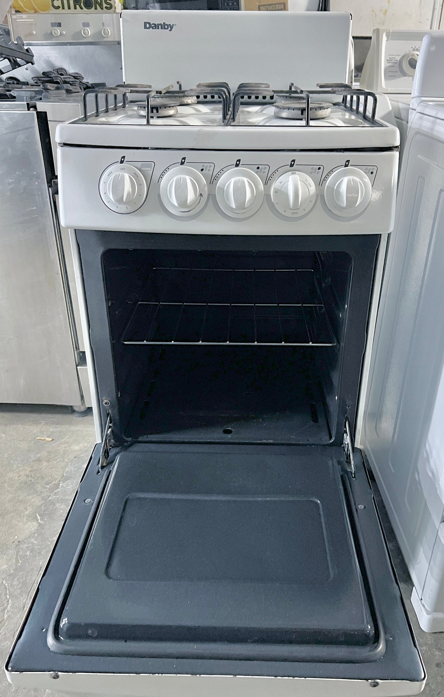 Danby 4 Burner Gas Range ,  Oven , White 20 Inch 444513