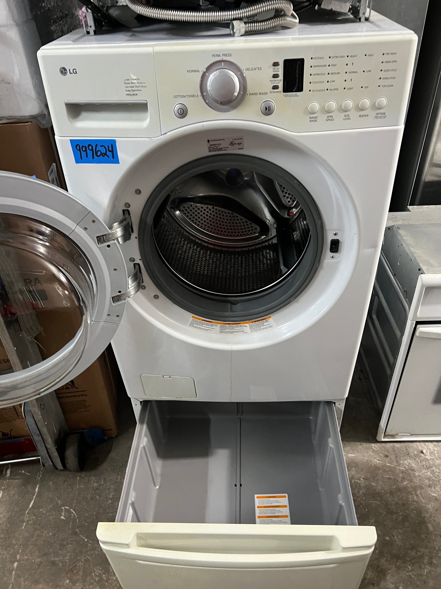 LG Front load Washer In White with Pedestal, wm2016cw, 999624