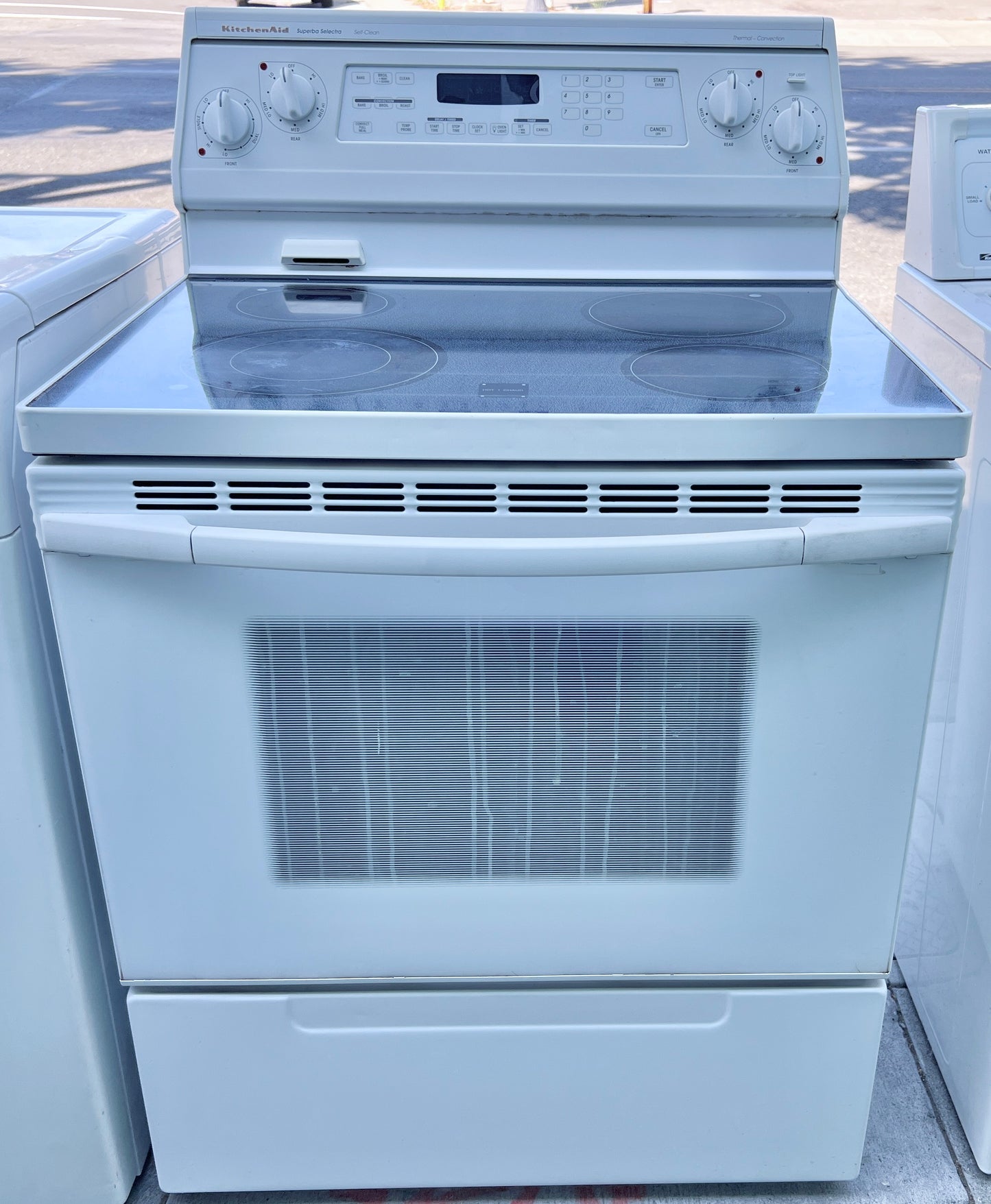 30 Inch Kitchenaid Electric Freestanding Glasstop Range KERC507EWH with Convection Oven , White , 373740