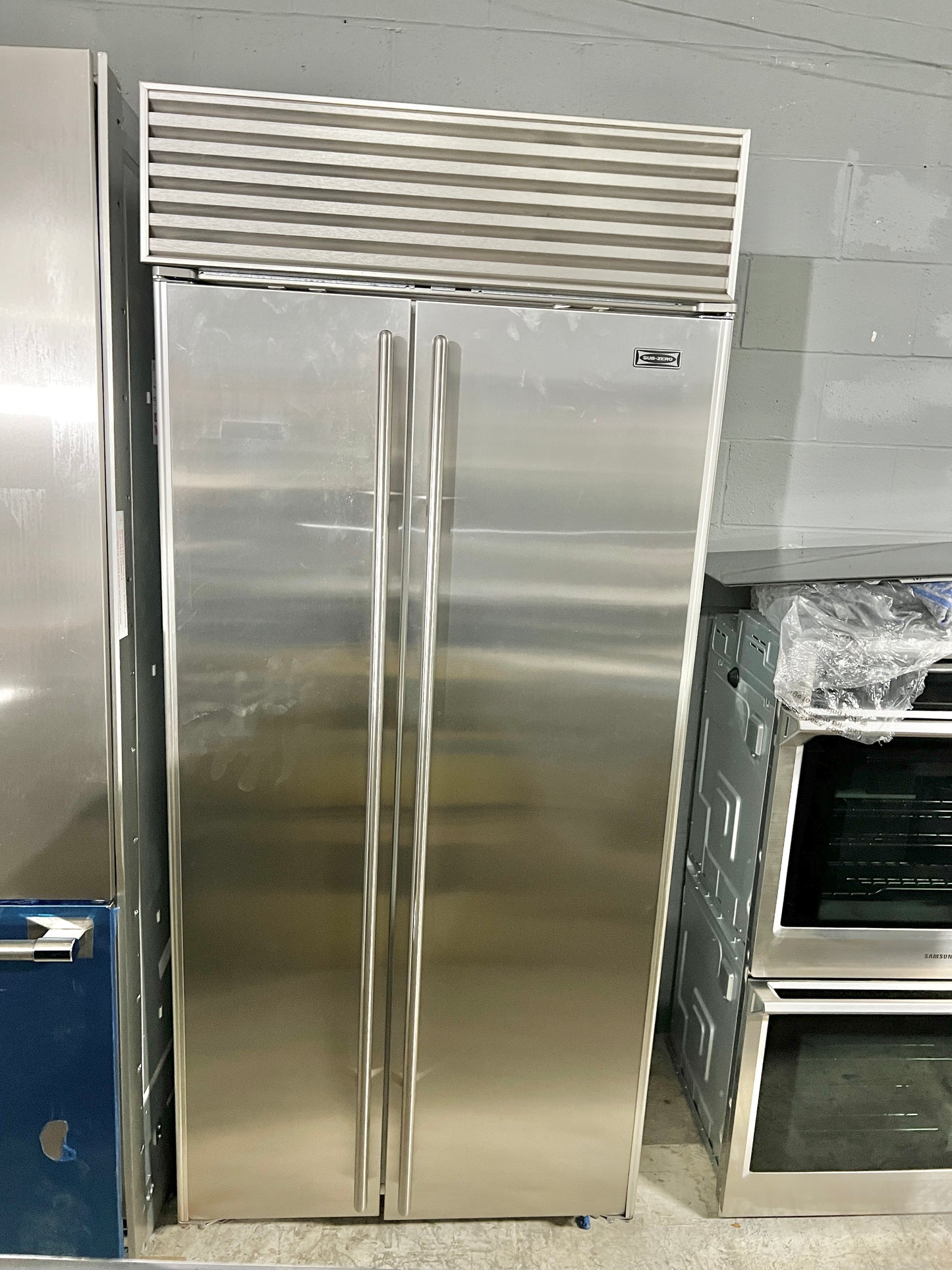 Subzero 36 Inch Side By Side Built In Refrigerator , Stainless Steel, 561S