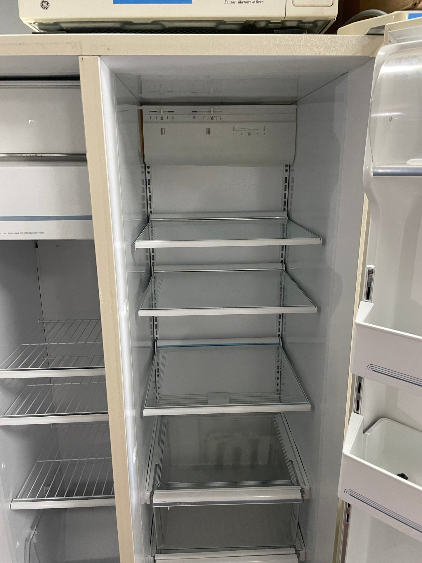 GE 36 Side By Side Refrigerator In Off White, TFX25JR, 444144