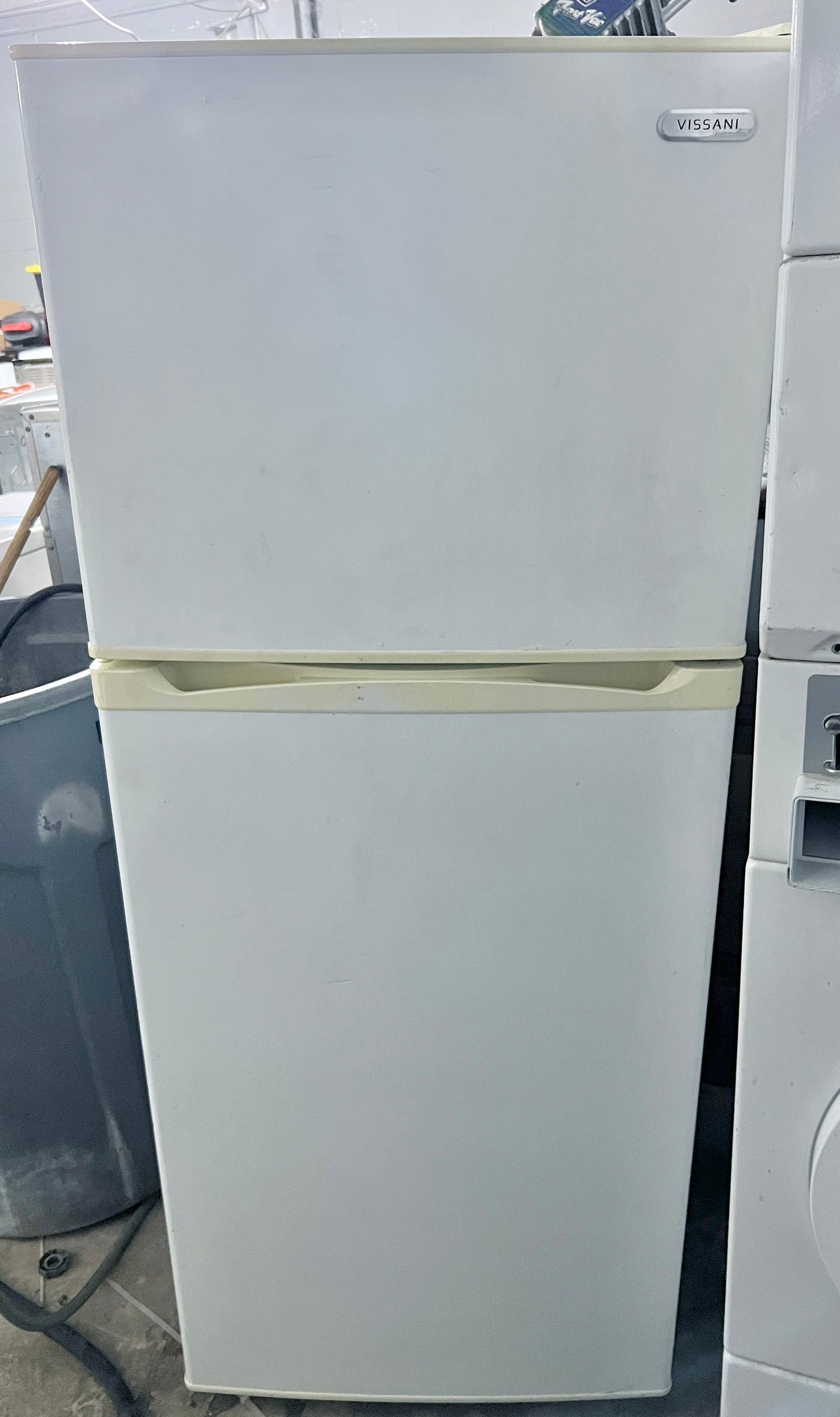 24 Inch Vissani HMDR1030WE , Top Freezer Bottom Refrigerator , Compact , White , 373750