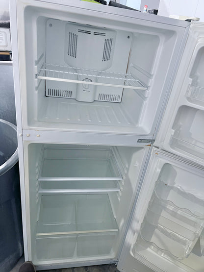 24 Inch Vissani HMDR1030WE , Top Freezer Bottom Refrigerator , Compact , White , 373750
