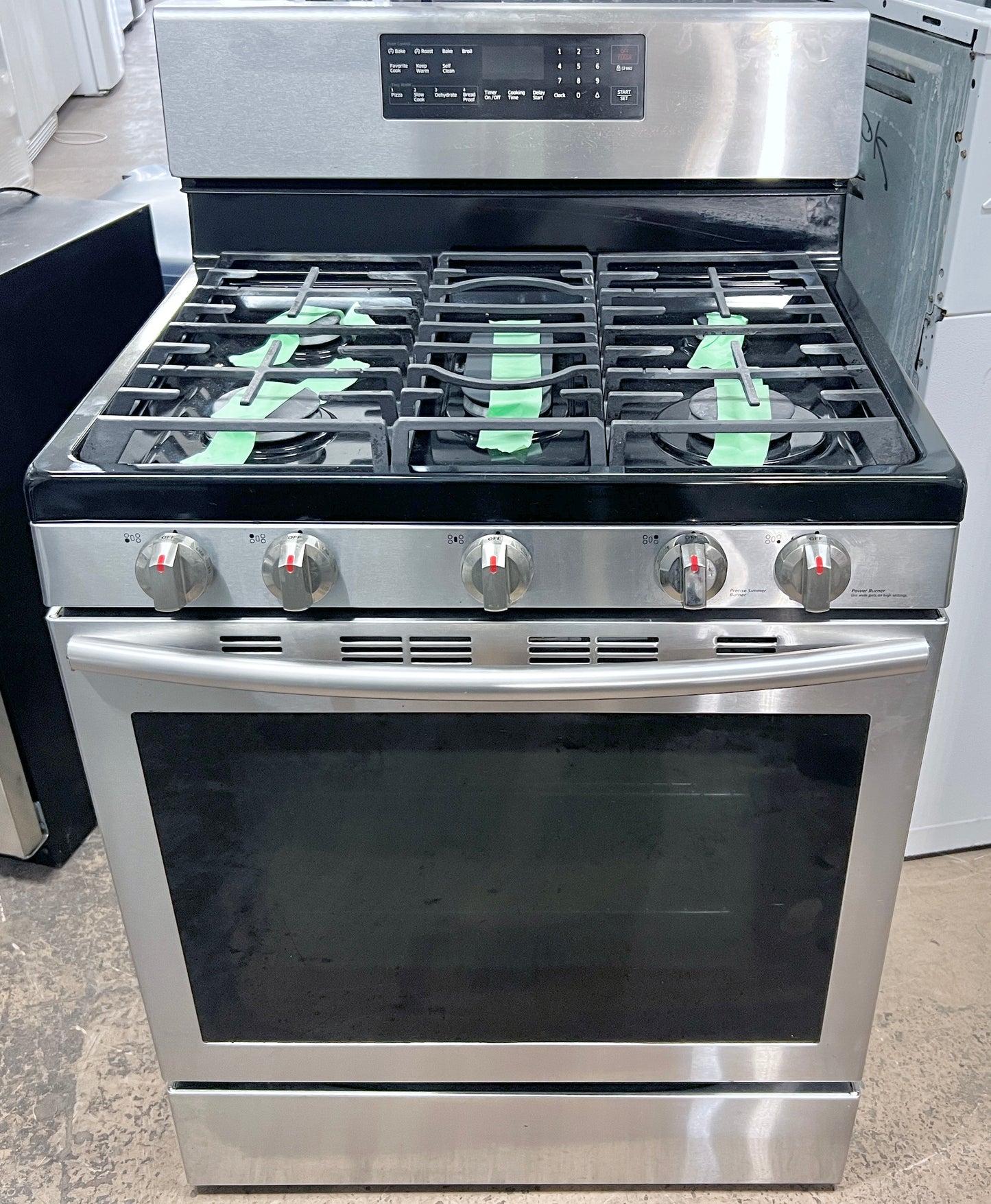 Samsung NX58H5600SS 30 inch Gas Range , 5 Burners , 5.8 Cu Ft Oven , Convection, Storage Drawer , Self Clean , Child Safety Lock , Auto Shut Off Option , Delay Start, Auto Oven Light ,Sabbath , Proofing , Stainless Steel  , 373756