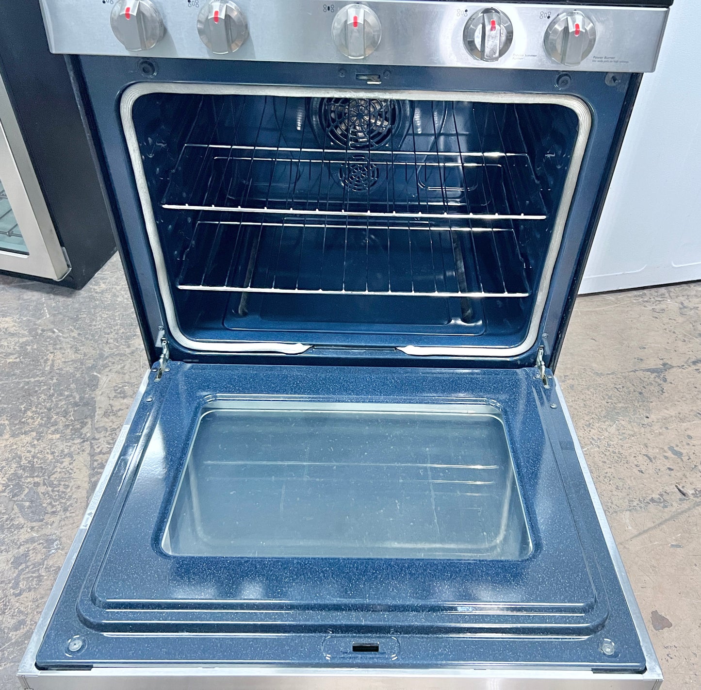Samsung NX58H5600SS 30 inch Gas Range , 5 Burners , 5.8 Cu Ft Oven , Convection, Storage Drawer , Self Clean , Child Safety Lock , Auto Shut Off Option , Delay Start, Auto Oven Light ,Sabbath , Proofing , Stainless Steel  , 373756
