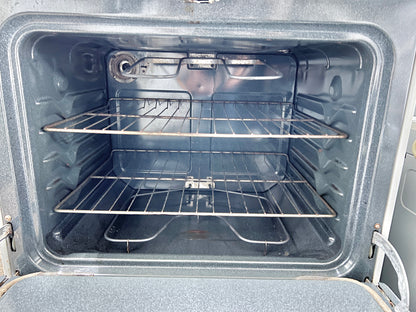30 Inch Hotpoint Electric Range RB757WHWW , Bake , Broil , White , 373758