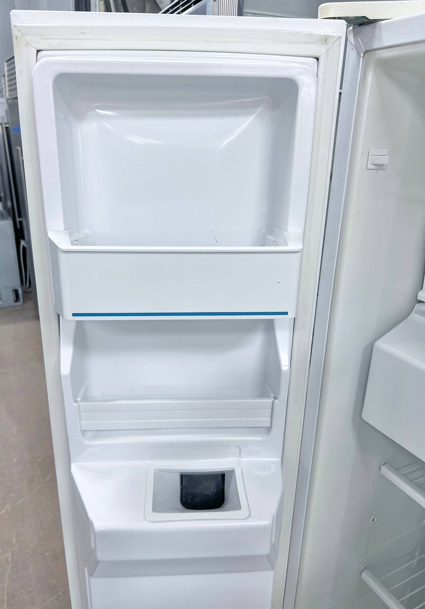 36 Inch Whirlpool Side By Side Full Depth Refrigerator  White , Water Ice Dispenser , SS25AEXHW01, 444334