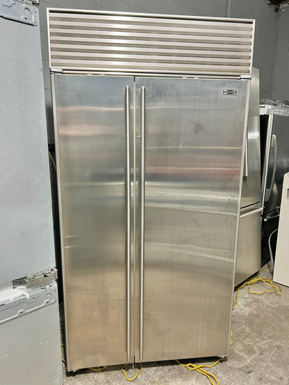 42 Inch Subzero 642/S Built In Stainless Steel Side By Side Refrigerator  Ice Maker  444268