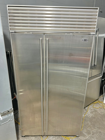 42 Inch Subzero 642/S Built In Stainless Steel Side By Side Refrigerator  Ice Maker  444268