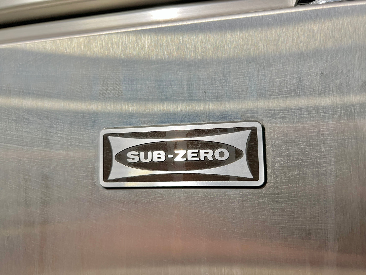 42 Inch Subzero 642/S Built In Stainless Steel Side By Side Refrigerator  Ice Maker  444268