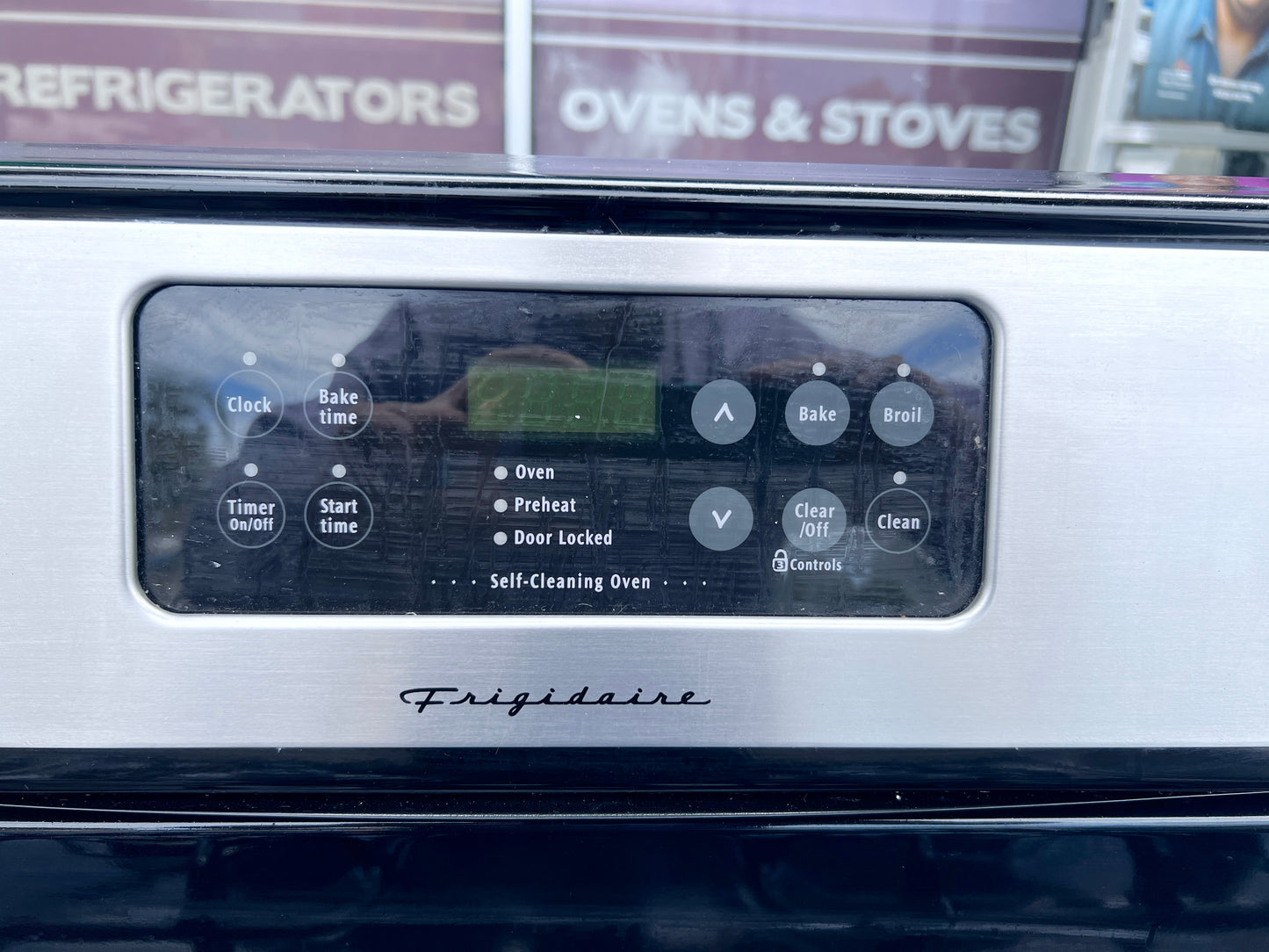 Frigidaire  FGF366ECB 30 Inch Gas Range 4 Sealed Burners, 14,000 BTU Power Burner, Self-Clean Oven, EElectronic Oven Control  Storage Drawer, Stainless Steel