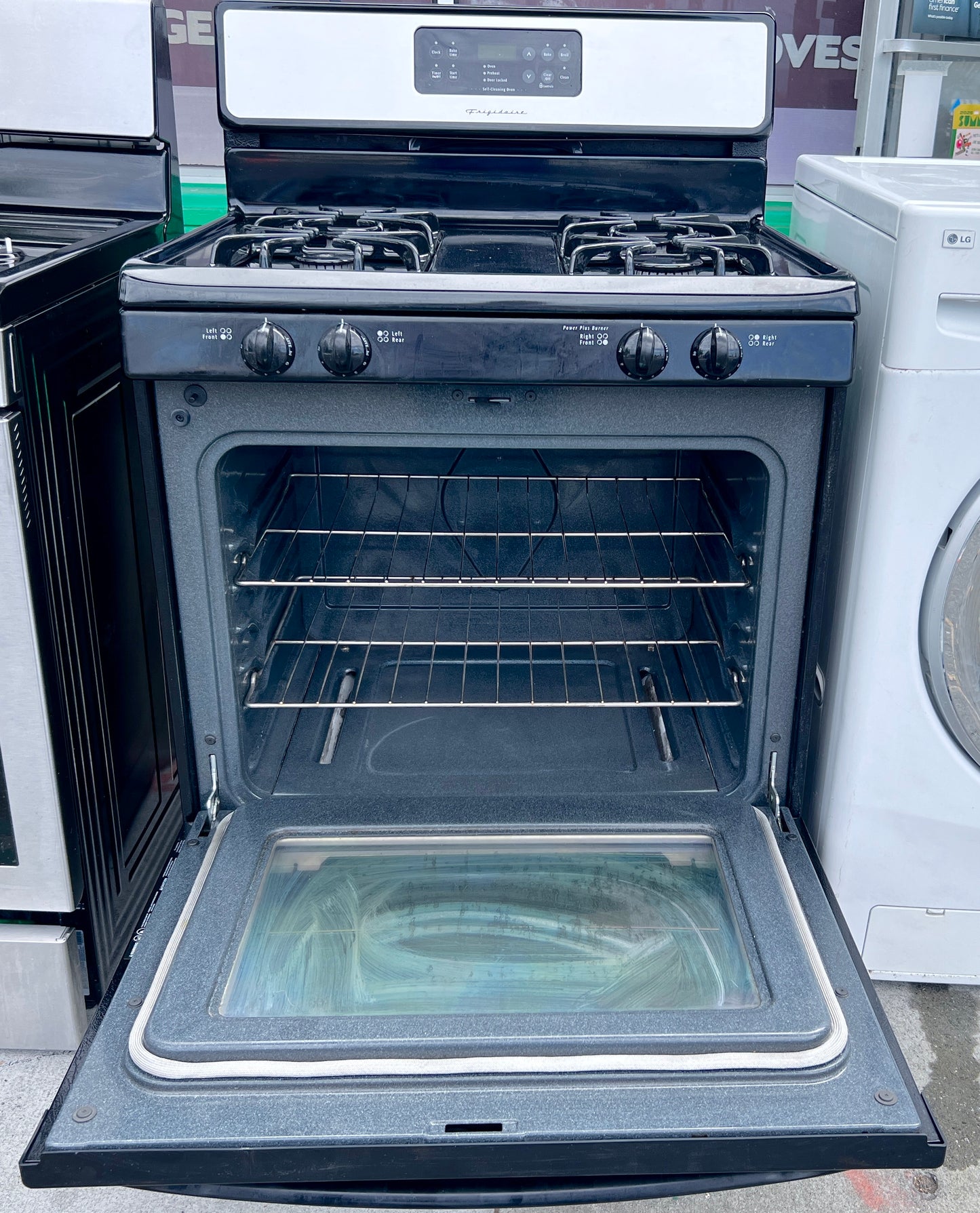 Frigidaire  FGF366ECB 30 Inch Gas Range 4 Sealed Burners, 14,000 BTU Power Burner, Self-Clean Oven, EElectronic Oven Control  Storage Drawer, Stainless Steel