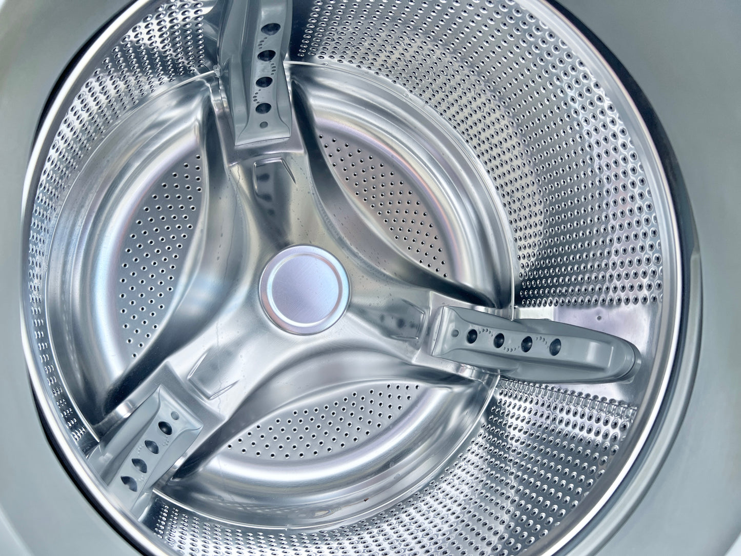 LG  WM2487HWM 27 Inch TROMM Front Load Washer 4.0 cu. ft., 9 Wash Cycles , SteamFresh Technology, White
