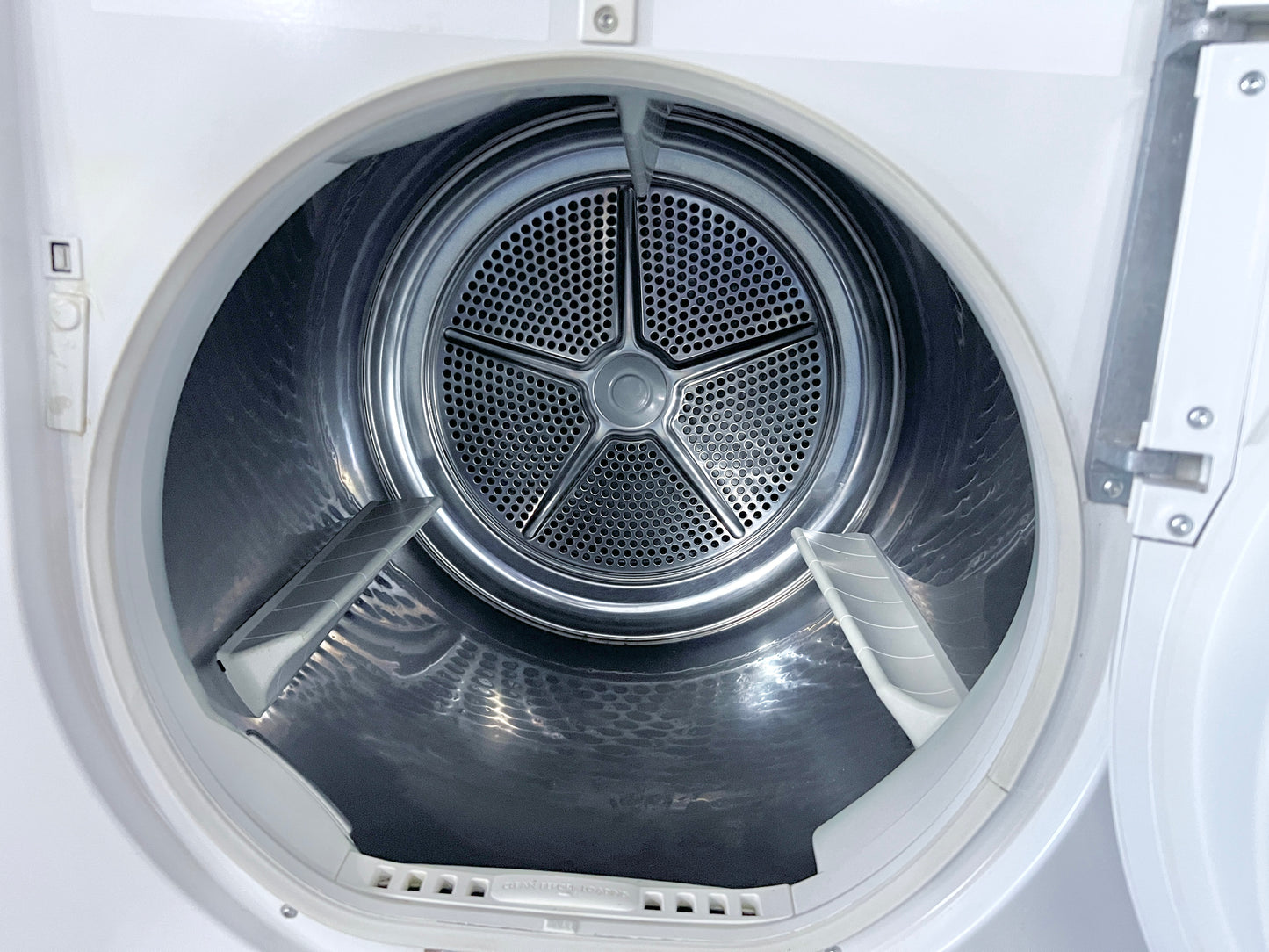 Bosch Nexxt DLX Series  WTMC4321US 27 Inch Electric Dryer 6.7 cu. ft., 11 Drying Cycles, LED Display , 888440