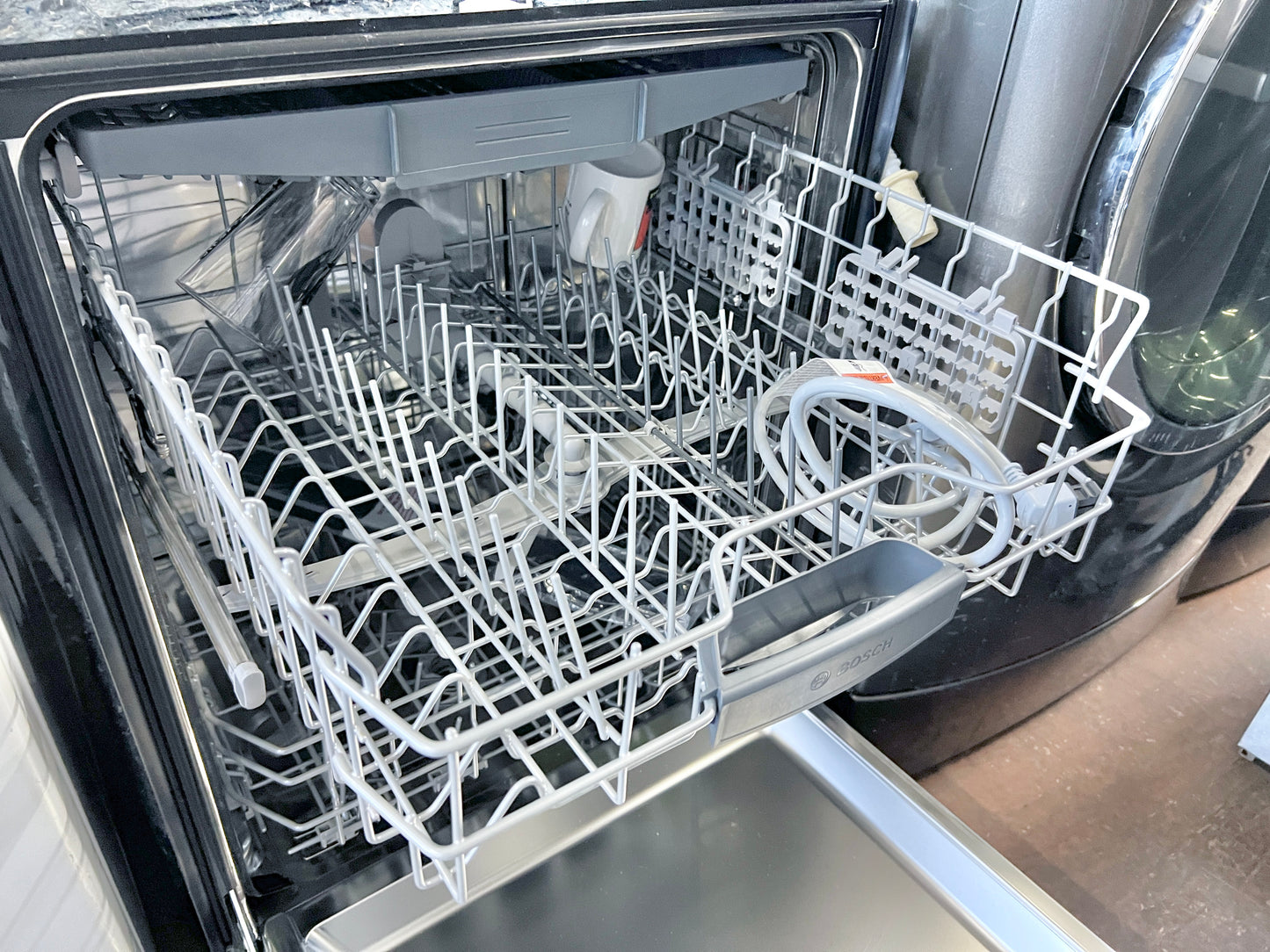 Bosch 300 Series  SHE53C85N Full Console Built-In Smart Dishwasher Standard 3rd Rack, 46 dBA,  Stainless Steel , 24 Inch , 373775