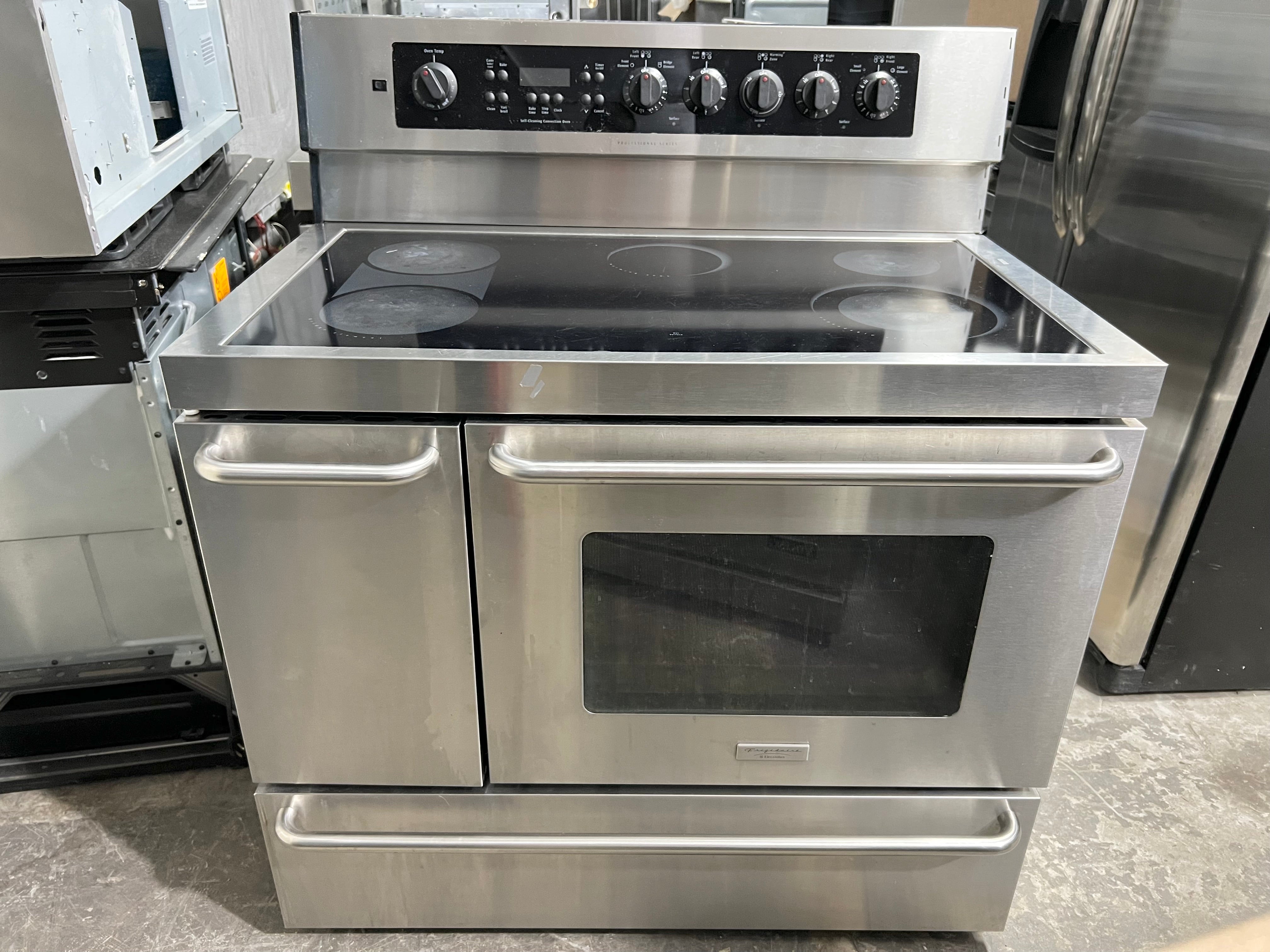 Frigidaire 40 inch Electric Range Glass Top , Convection Oven , Double ...
