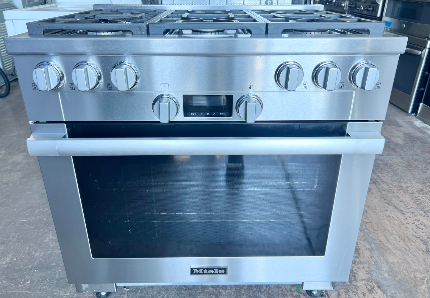Miele HR1134G Gas Range 6 Dual Stacked Burners, Simmer, Convection Oven, Natural Gas , Stainless Steel 36 Inch , 373779