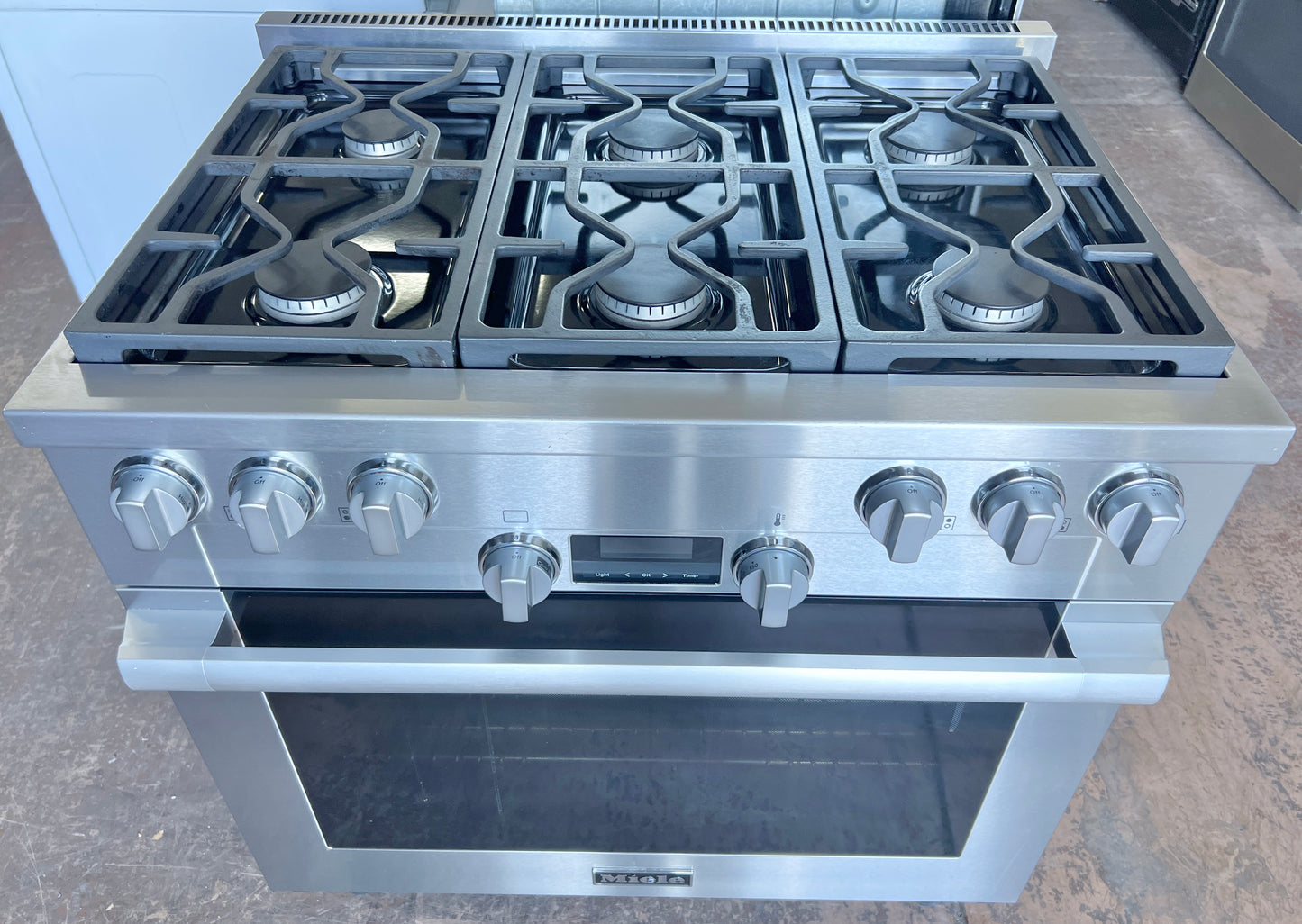 Miele HR1134G Gas Range 6 Dual Stacked Burners, Simmer, Convection Oven, Natural Gas , Stainless Steel 36 Inch , 373779