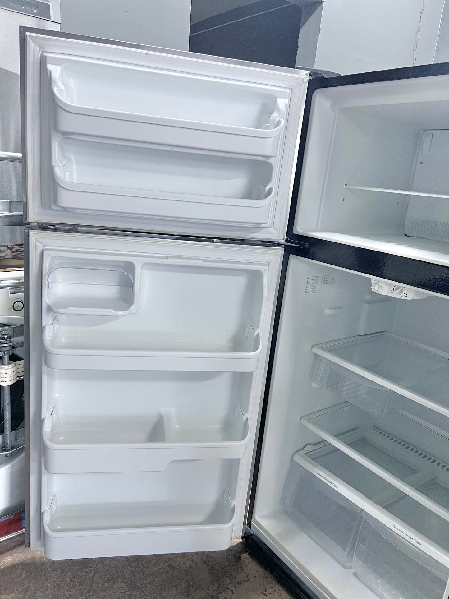 Frigidaire FFHT1826LKS Top Freezer Refrigerator Stainless Steel 18.2 Cu Ft 30 Inch 373782