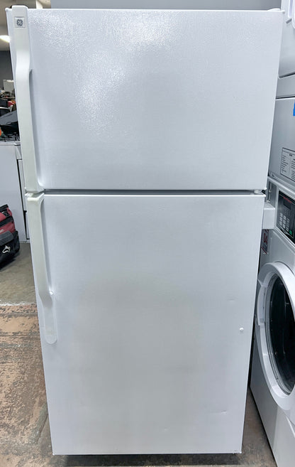 GE 28 Inch Top Freezer Refrigerator GTH16DBEFRWW , 15.5 Cu Ft , White , 373783
