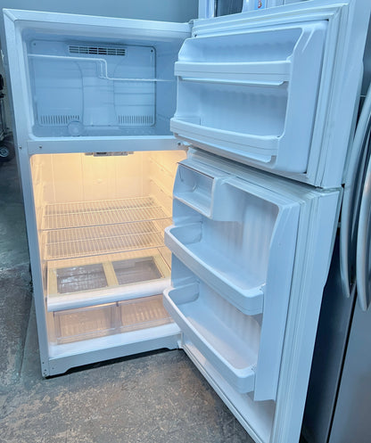 GE 28 Inch Top Freezer Refrigerator GTH16DBEFRWW , 15.5 Cu Ft , White , 373783