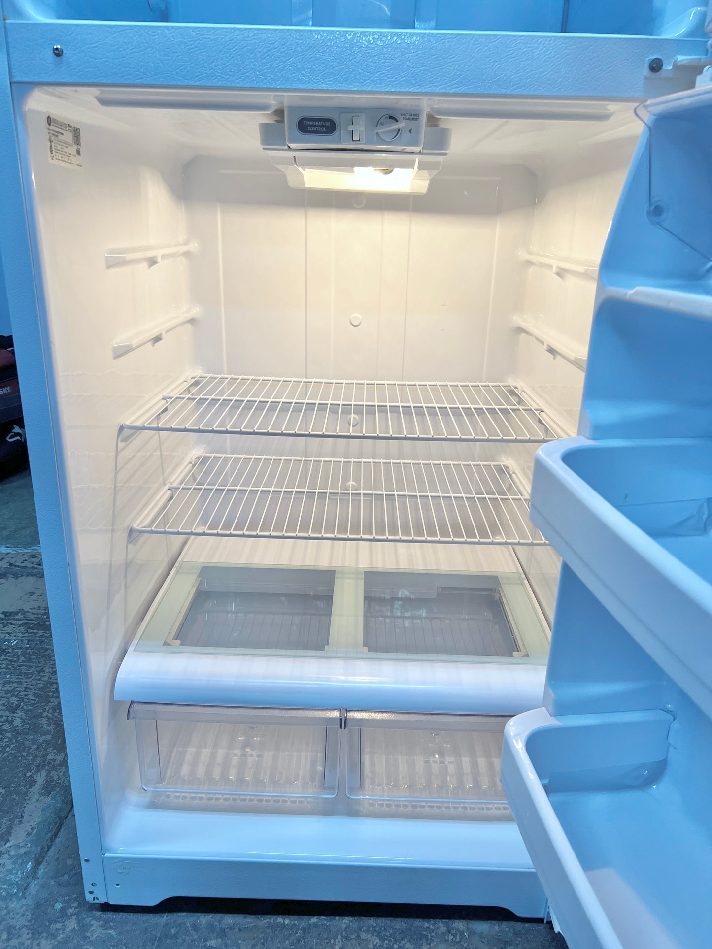 GE 28 Inch Top Freezer Refrigerator GTH16DBEFRWW , 15.5 Cu Ft , White , 373783