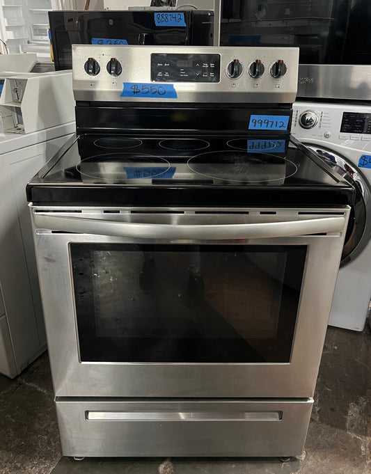 Frigidaire 30 Glasstop Electric Stove/Range in Stainless Steel, 999712