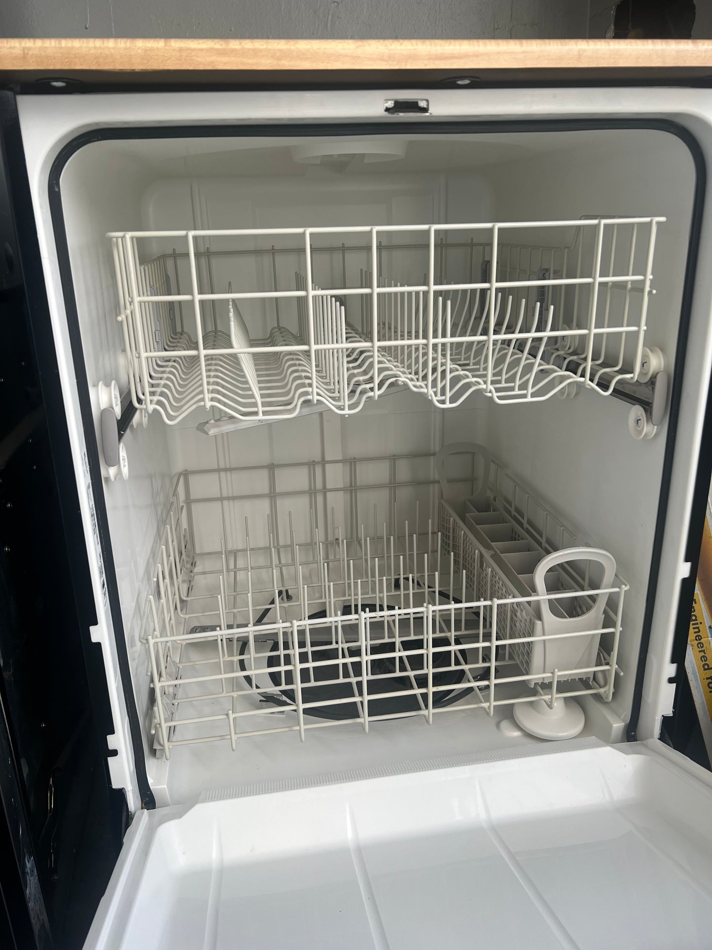 24 Inch Whirlpool Portable Dishwasher In Black WDP350PAAB6, 444289