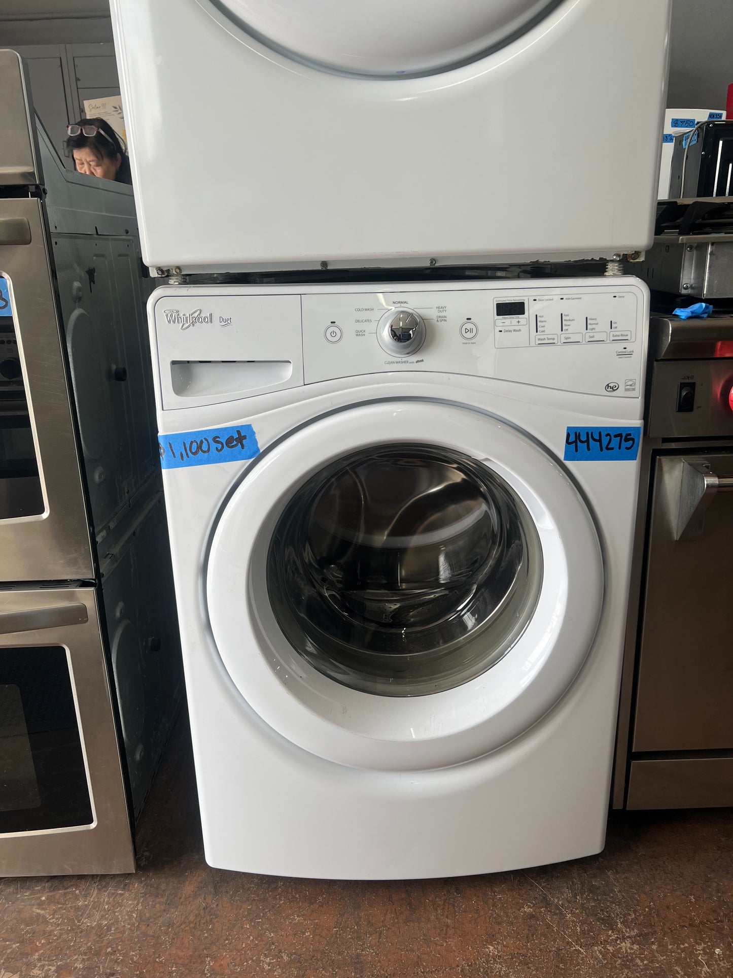 27 Inch Whirlpool Front Load Washer & Gas Dryer Stackable Set In White, WGD70HEBW1/WFW70HEBW1, 444275
