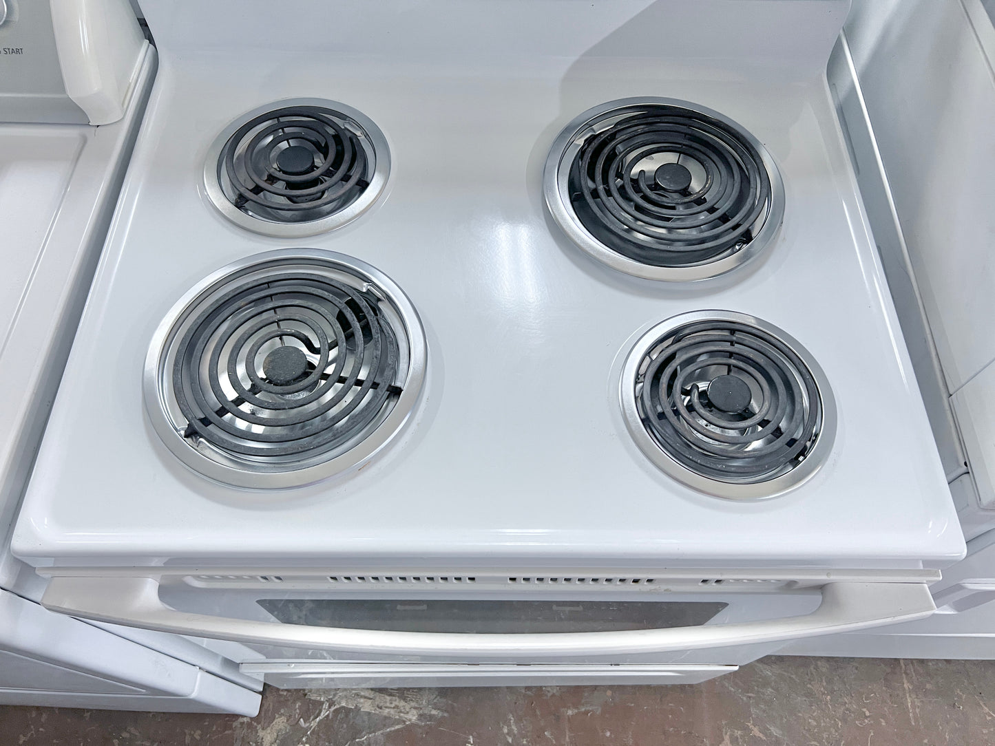 Whirlpool Electric Range , Coil Elements, Self Clean Oven , White 30 Inch RF263LXTQ3 , 373796