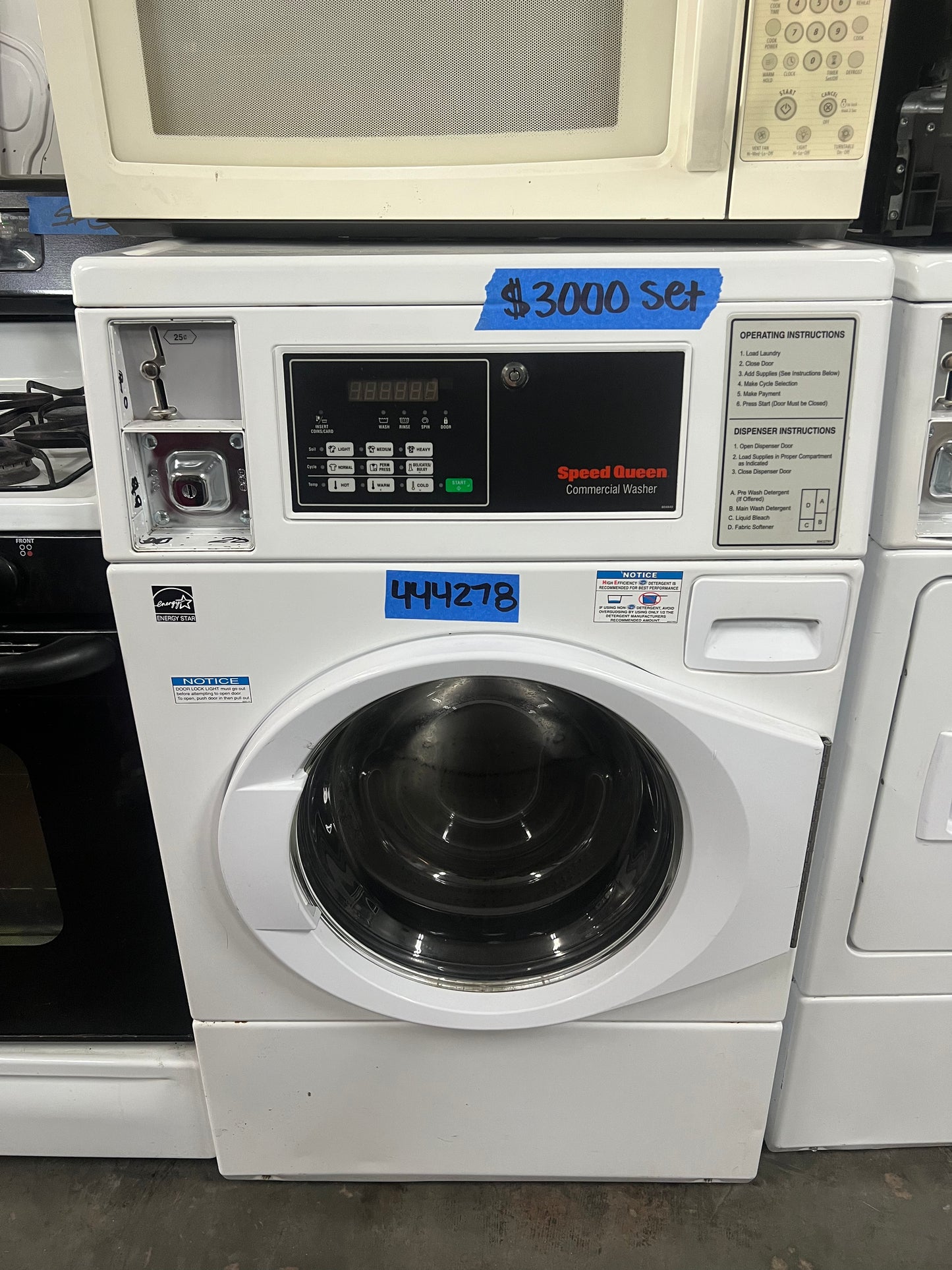 Speed Queen Commercial Washer & Gas Dryer Set In White, Coin Box, SDGBCAGS111TW01, 444278