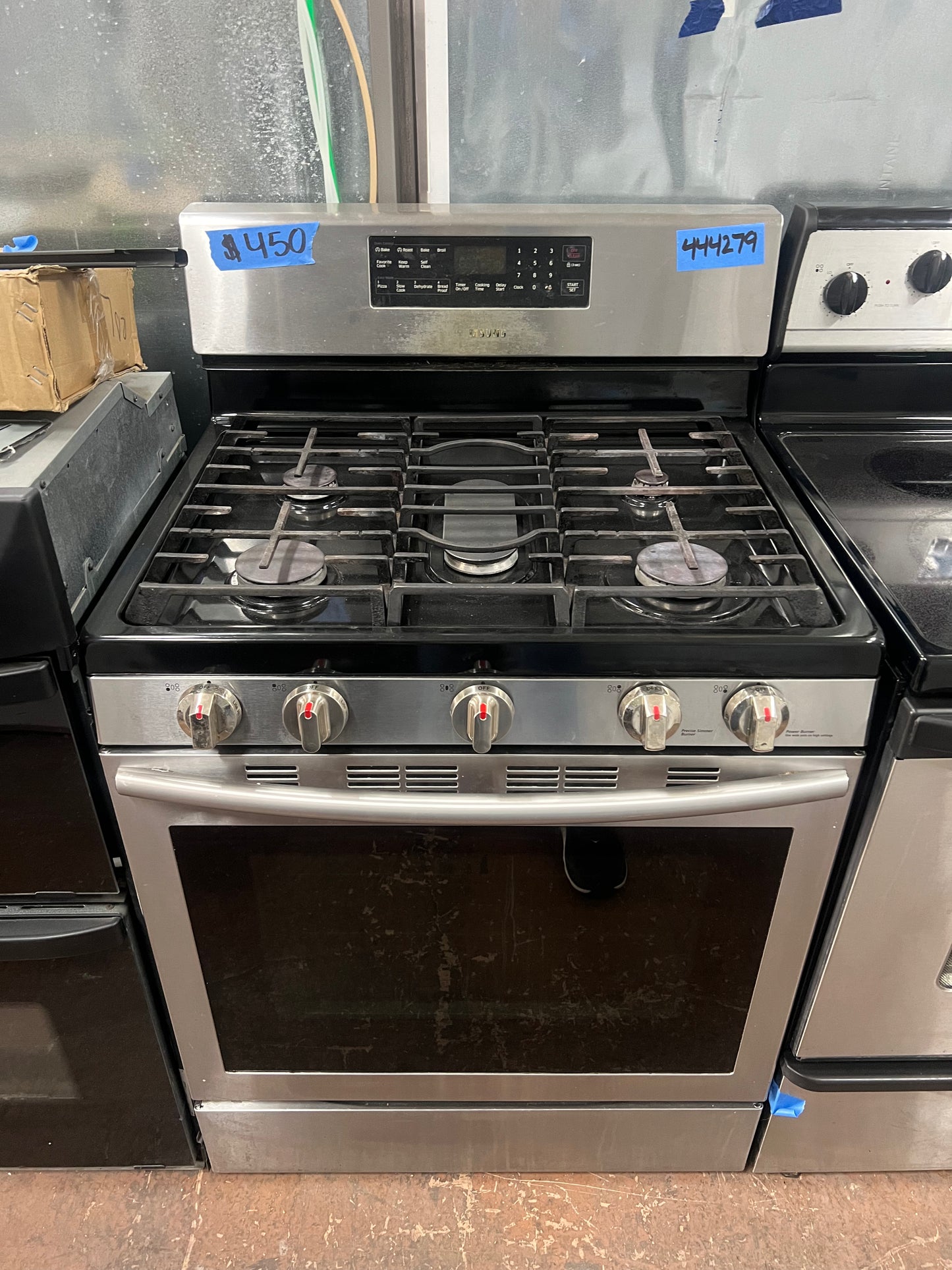 30 Inch 5.8 Cu.Ft Samsung Gas Range With Convection Oven In Stainless Steel, 5 Burners, NX58H5600SS, 444279