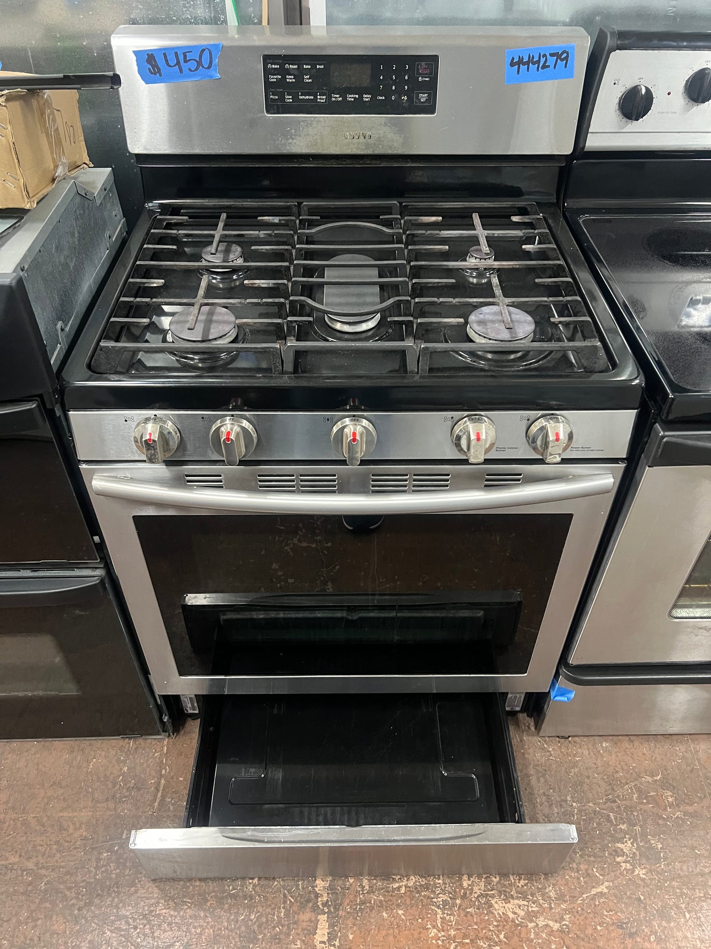 30 Inch 5.8 Cu.Ft Samsung Gas Range With Convection Oven In Stainless Steel, 5 Burners, NX58H5600SS, 444279