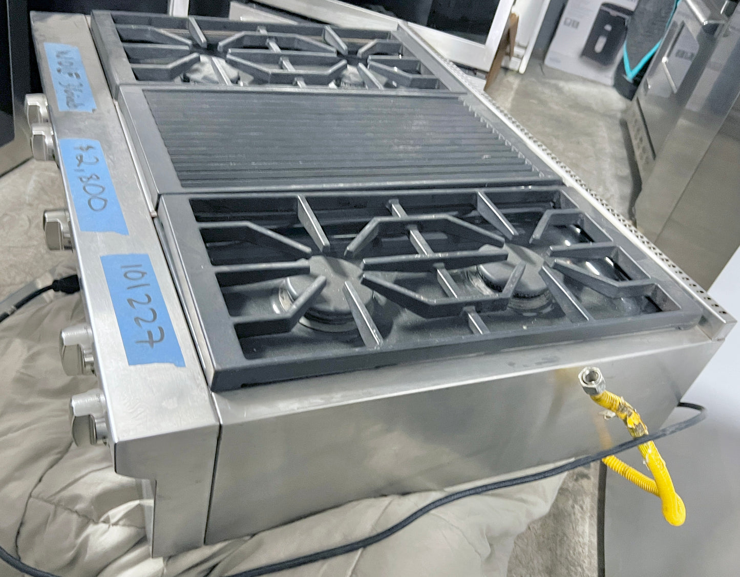 Wolf SRT364C 36 吋專業型瓦斯爐台，附 4 個雙堆疊密封燃燒器、陶瓷塗層鑄鐵連續爐排、紅外線燒烤爐、慢煮熔化功能、Star K、天然氣、101227