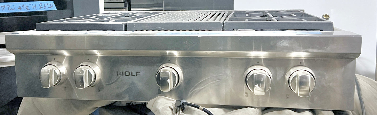 Wolf SRT364C 36 吋專業型瓦斯爐台，附 4 個雙堆疊密封燃燒器、陶瓷塗層鑄鐵連續爐排、紅外線燒烤爐、慢煮熔化功能、Star K、天然氣、101227