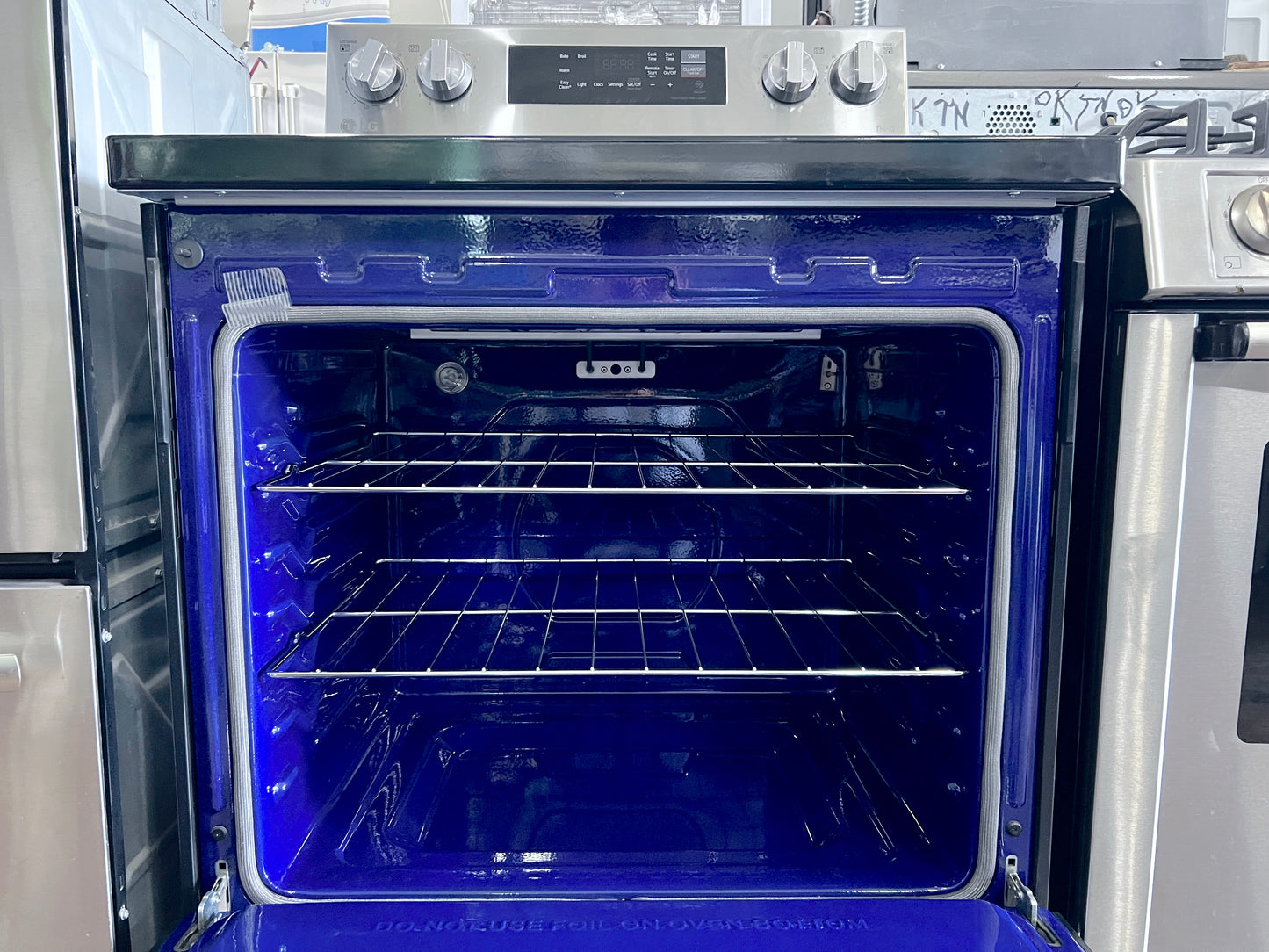 LG Electric Range Smooth Glasstop Stainless Steel , Wide View Oven , LREL6321S , 373802