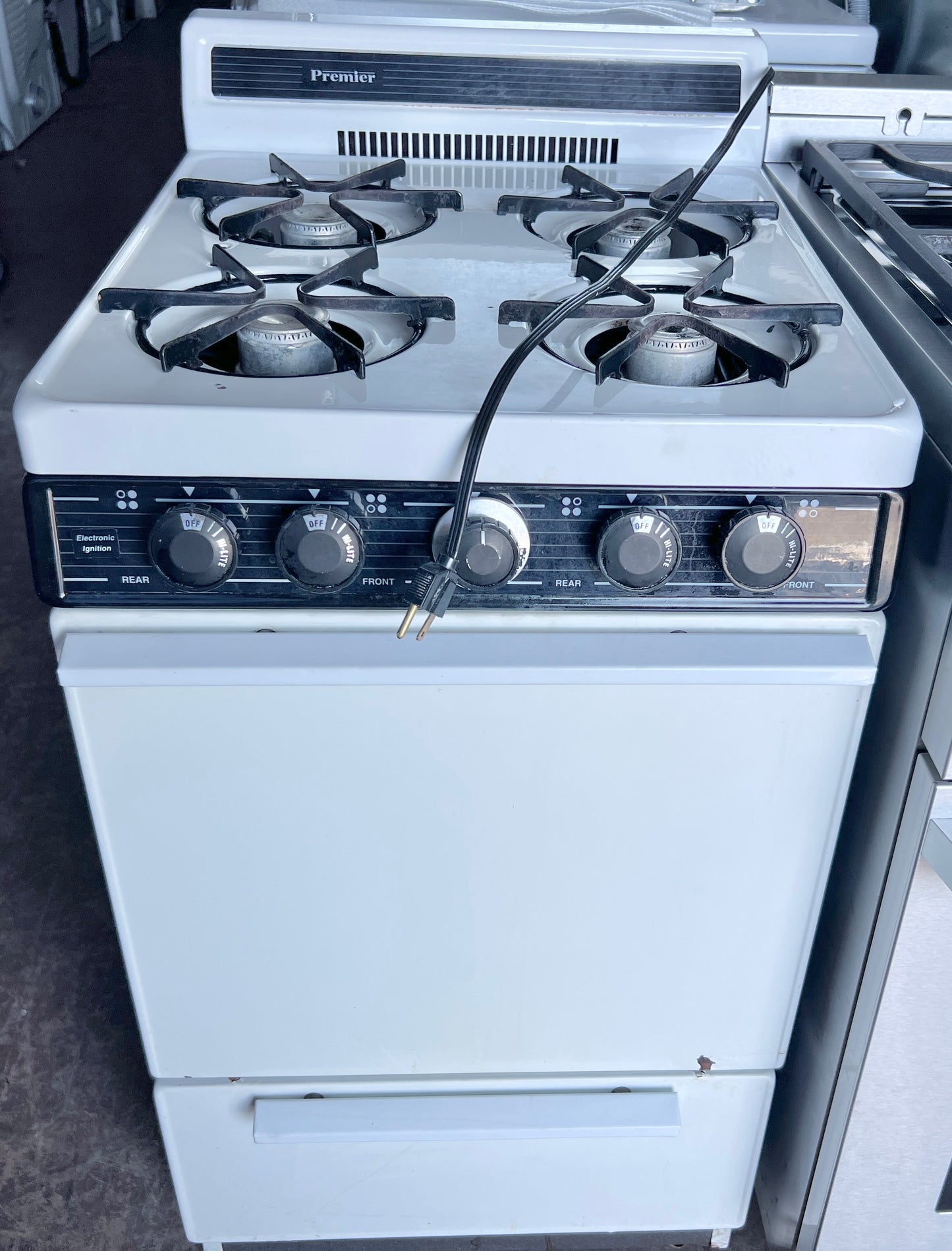 Premier Gas Range , Electronic 120V Ignition , 4 Burner , Oven , White , 20 Inch 373805