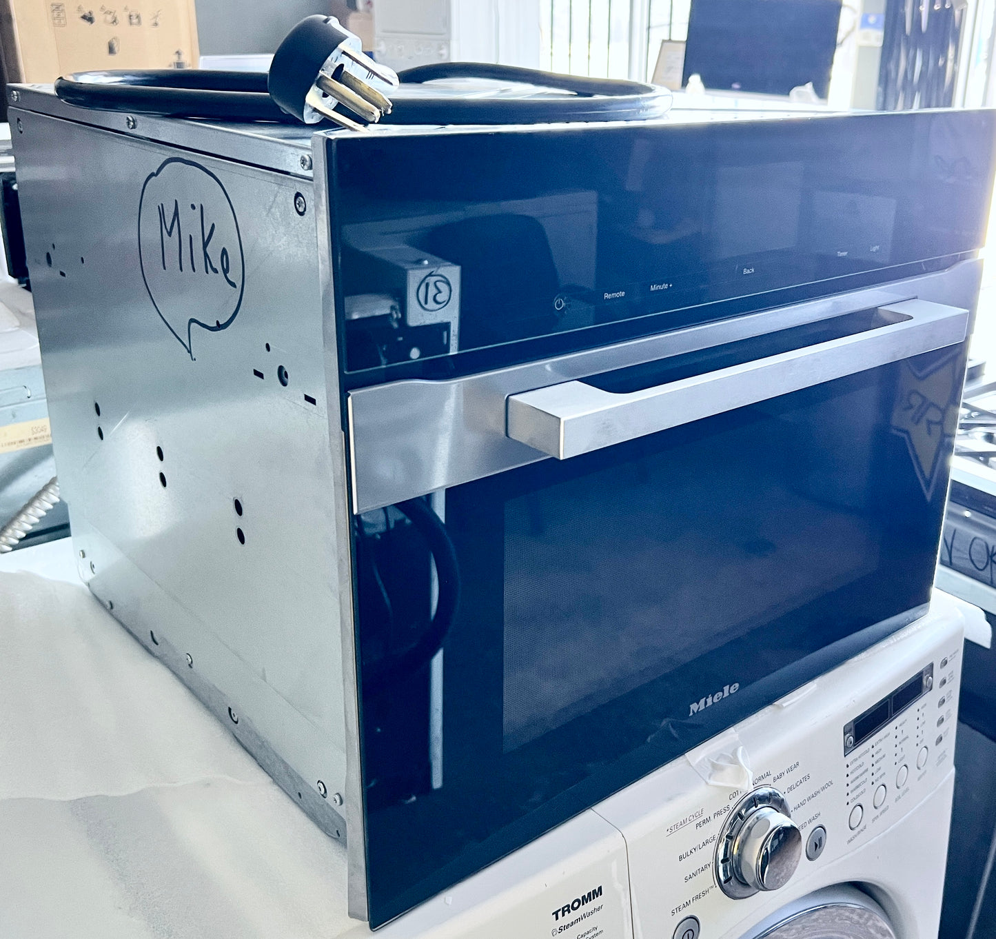 Miele H7640BM 23.5 Inch Built In Microwave Speed Oven  , Convection Bake , Convection Broil , Auto Roast , Defrost , 373806