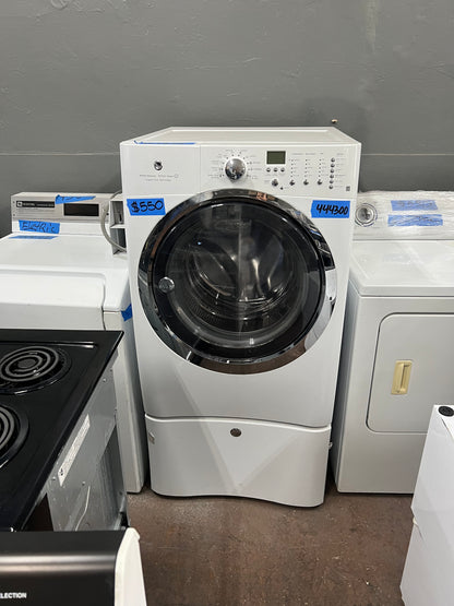 Electrolux Front load Washer In White With Pedestal, 444300