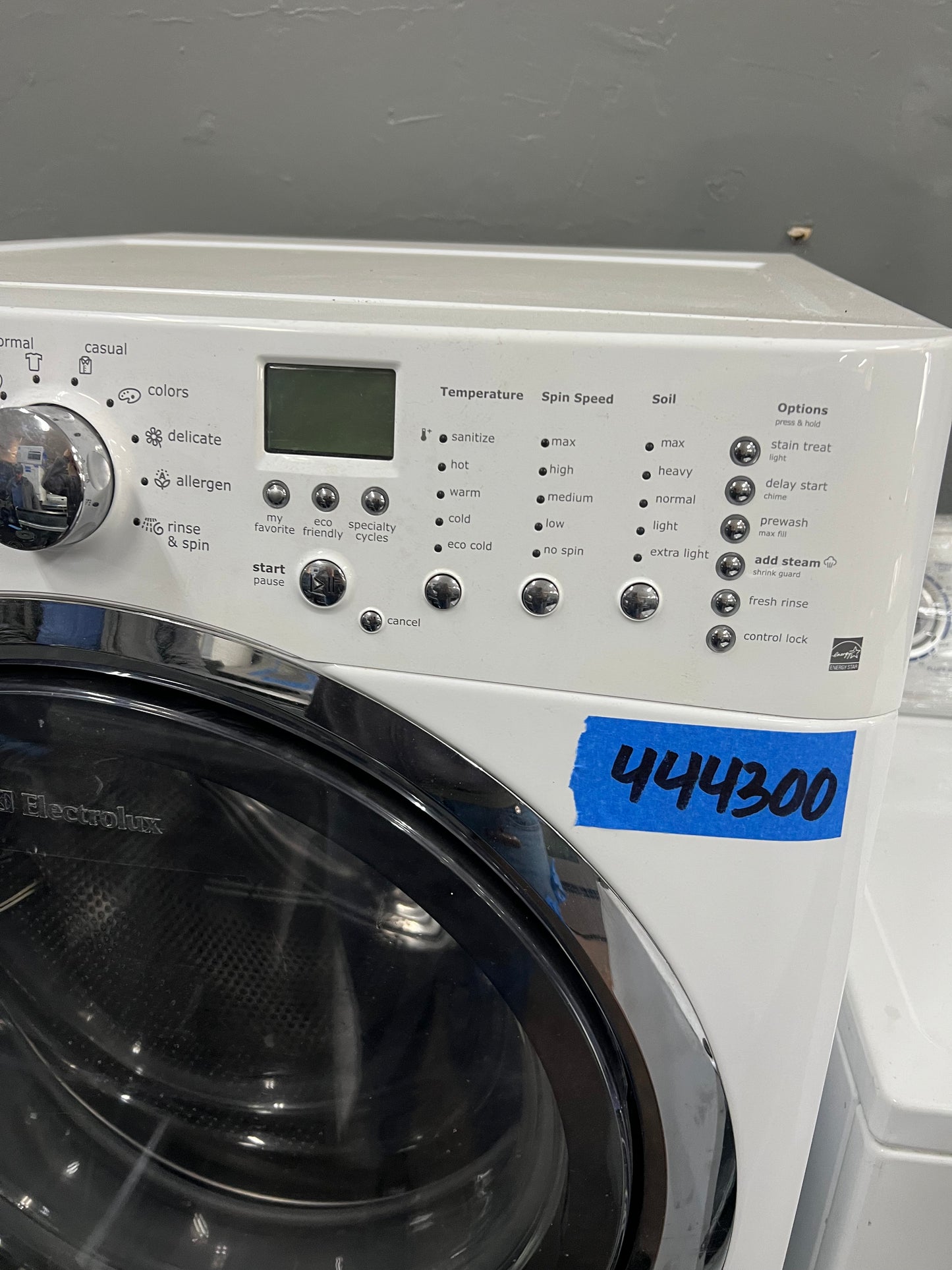 Electrolux Front load Washer In White With Pedestal, 444300